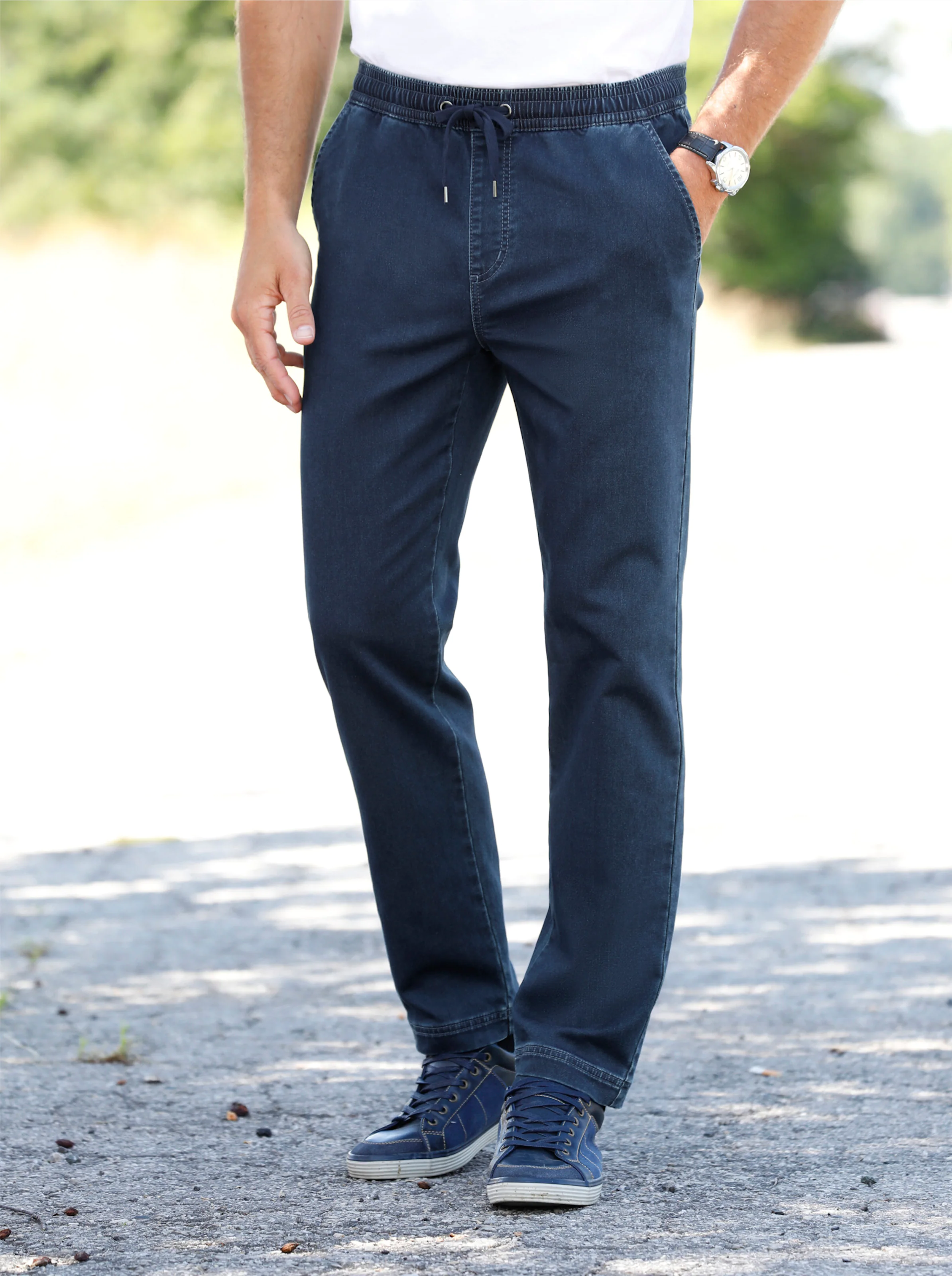 Catamaran Jeans in blue-stone-washed
