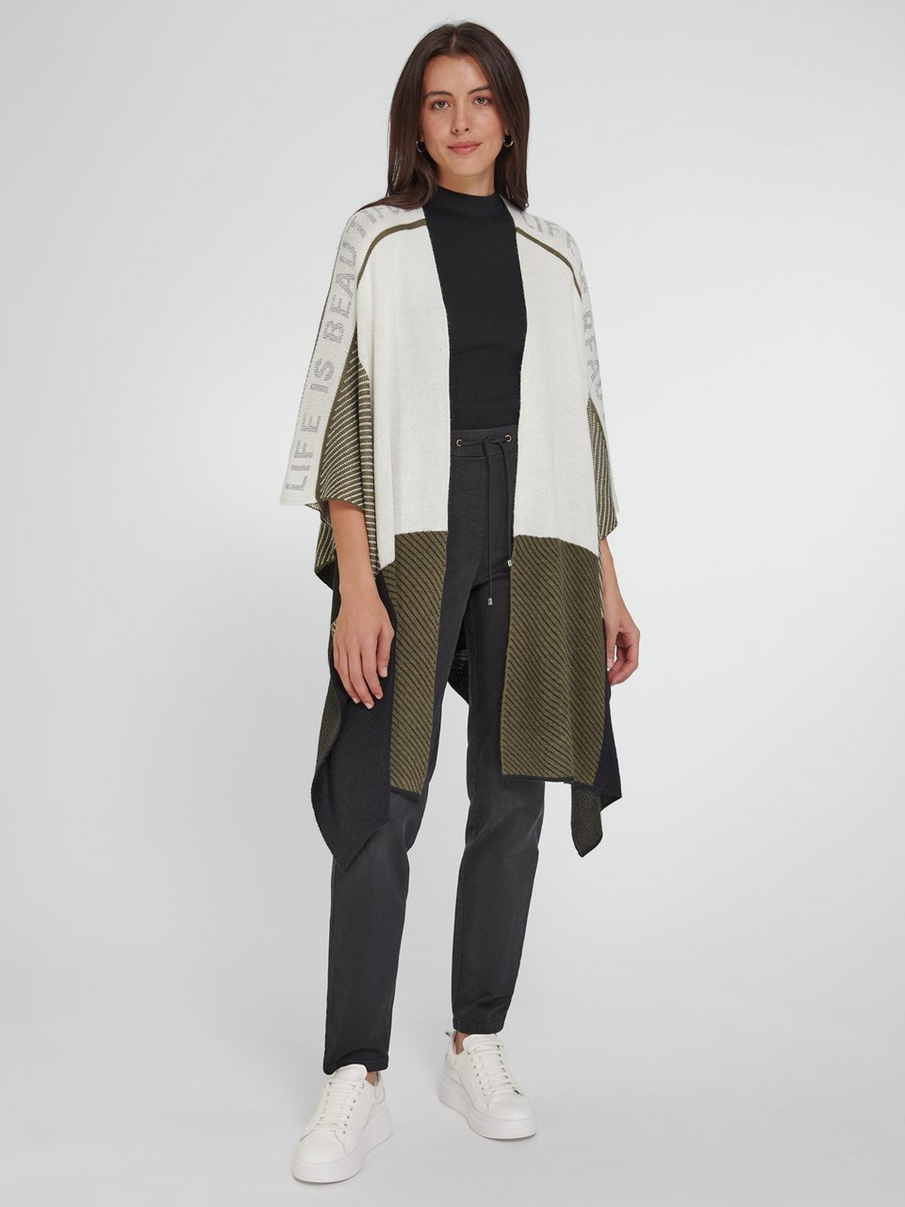 Strickcape