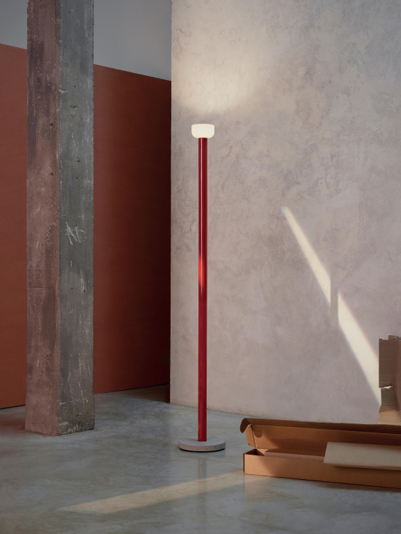 Flos Bellhop vloerlamp LED brick red/white