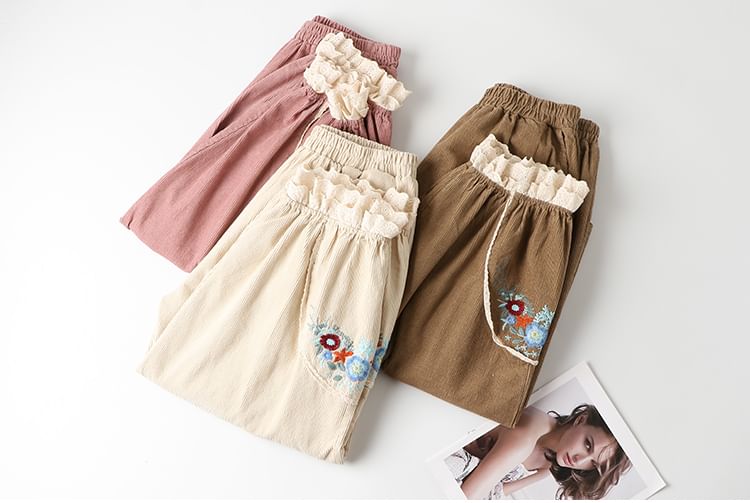 CosmoCorner - Corduroy cropped harembroek met elastische taille en bloemenborduursel