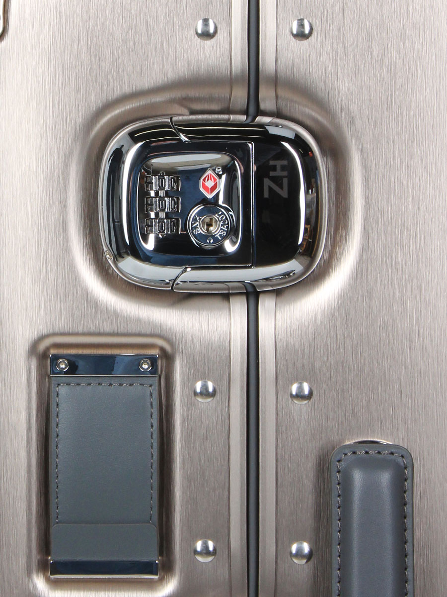 Valise Zero Halliburton Pursuit Aluminum 66 cm