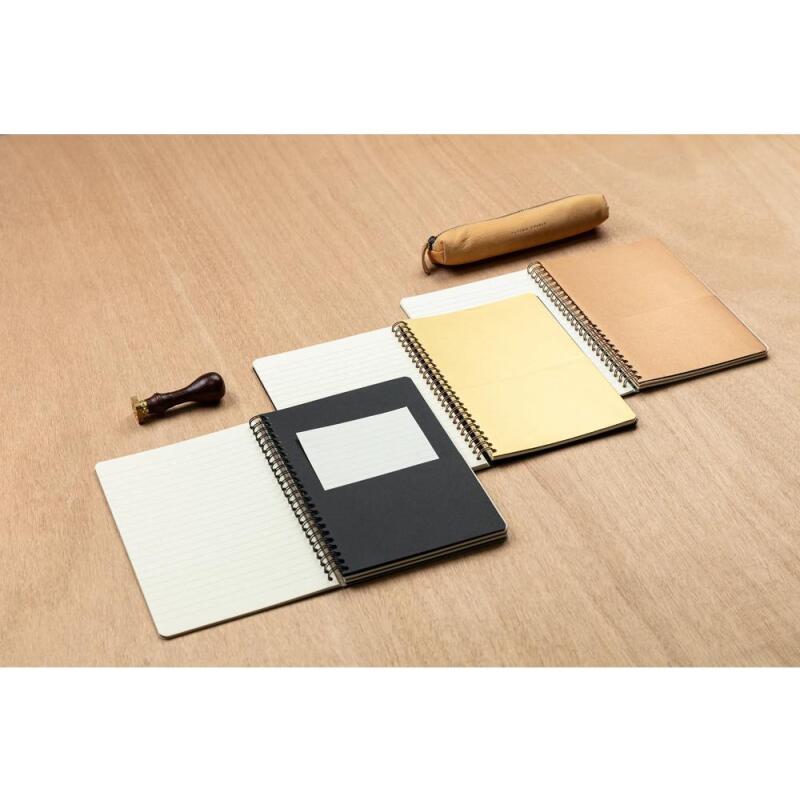 Carnet reliure intégrale à pochettes Flying Spirit Black A5 120 pages détachables ligné motifs assortis papier ivoire 90g - Noir