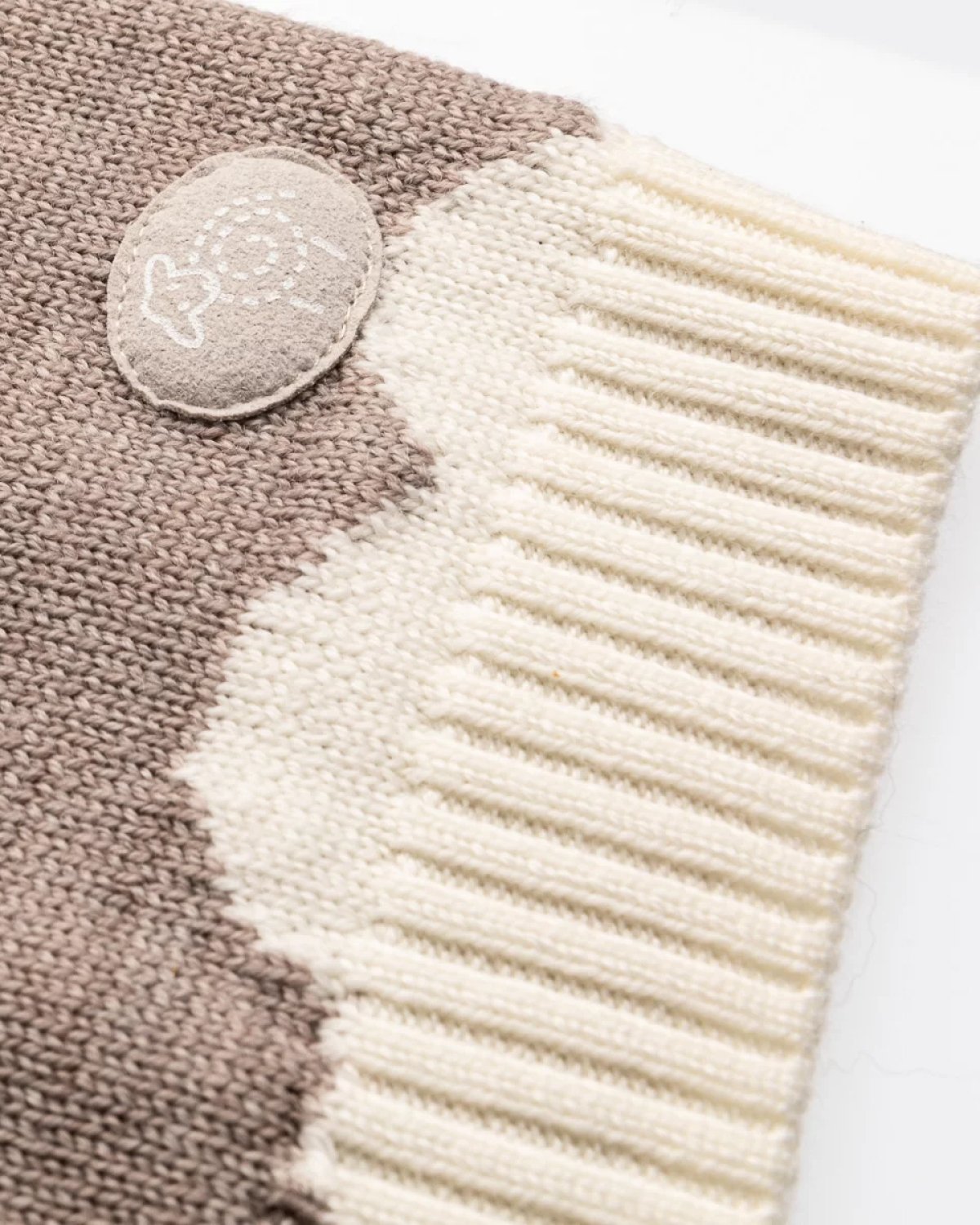 Ullgenser med Lammemotiv – 100% Merino | Lammi