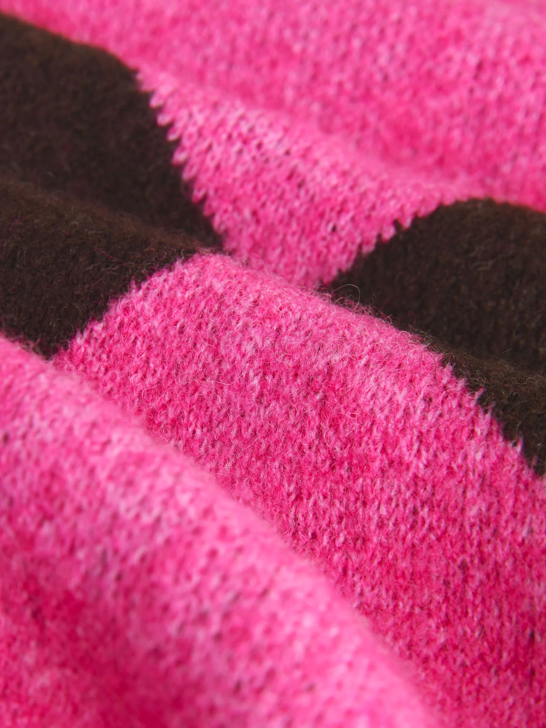 Chocoladebruin/roze ruit - Gebreide trui met ronde hals van wol