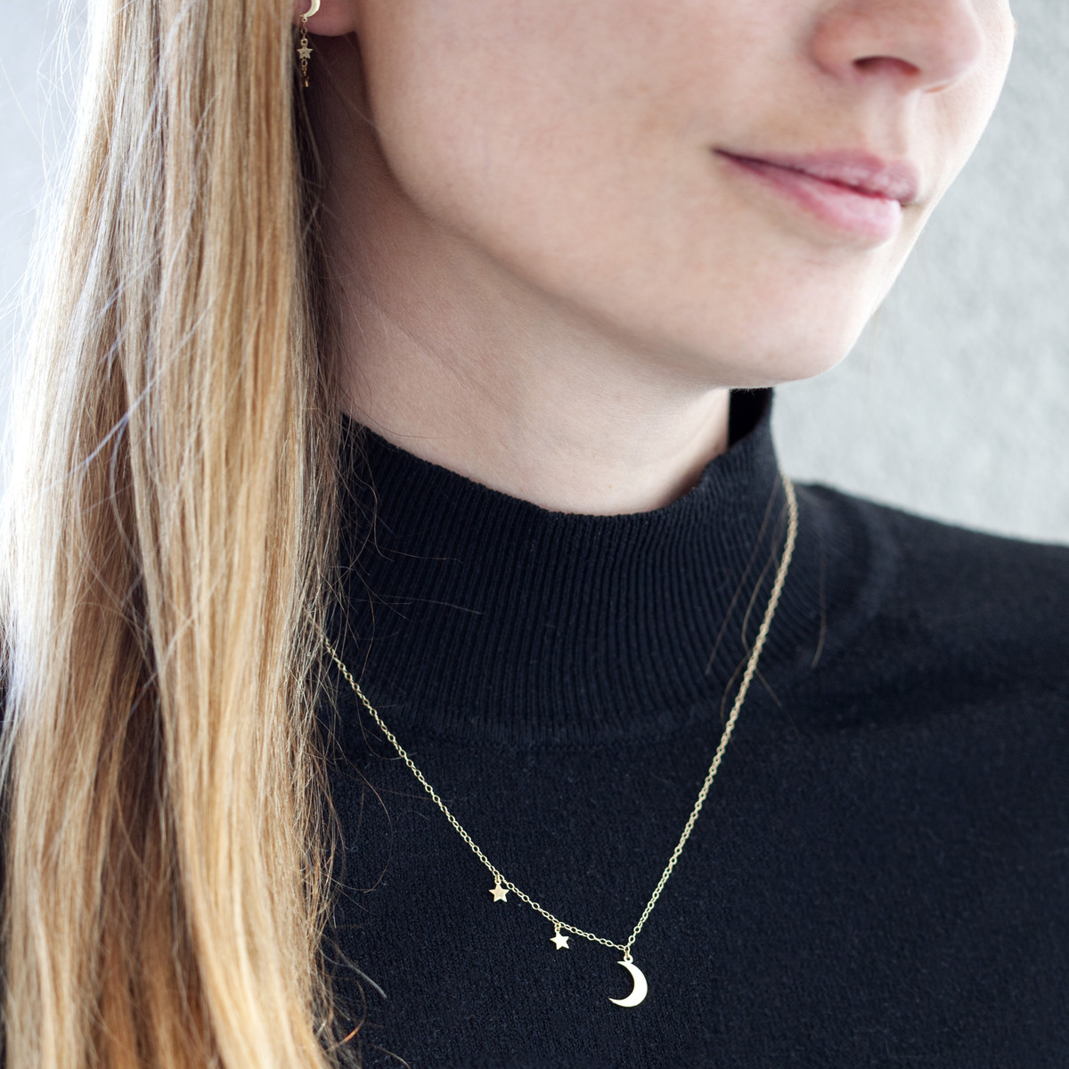 Collier or jaune 750 45 cm motif 2 étoiles et 1 lune