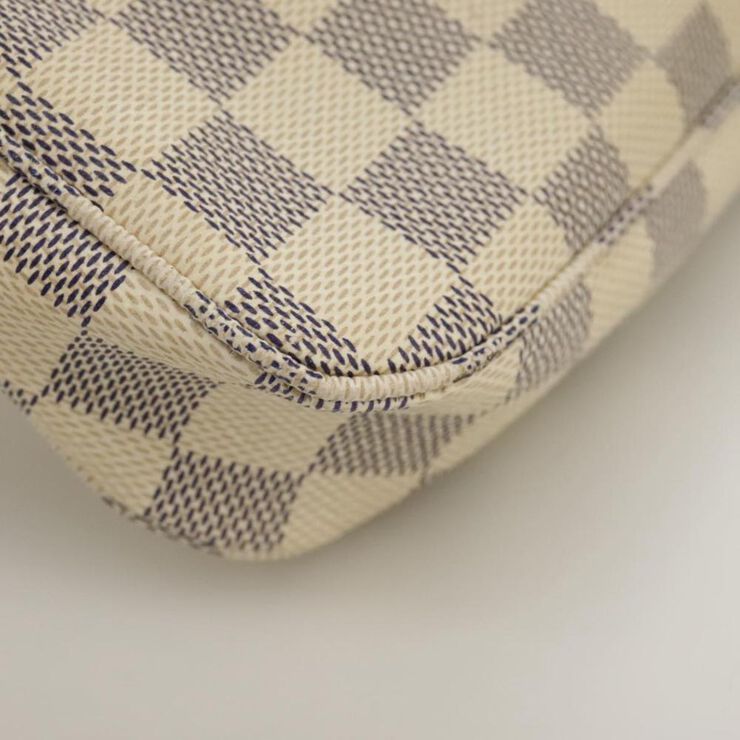 Louis Vuitton Vintage Louis Vuitton Pochette Accessoires Beige