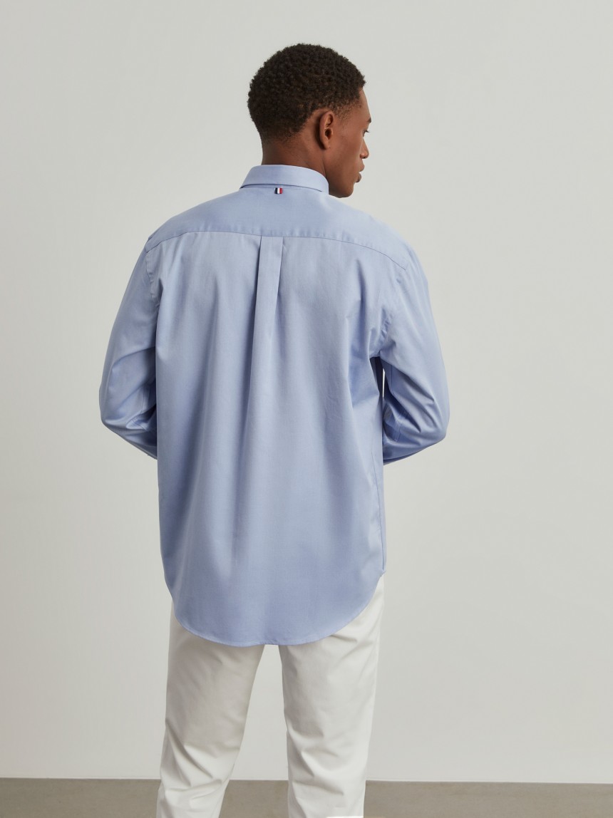 Camisa regular fit de algodão em cor lisa