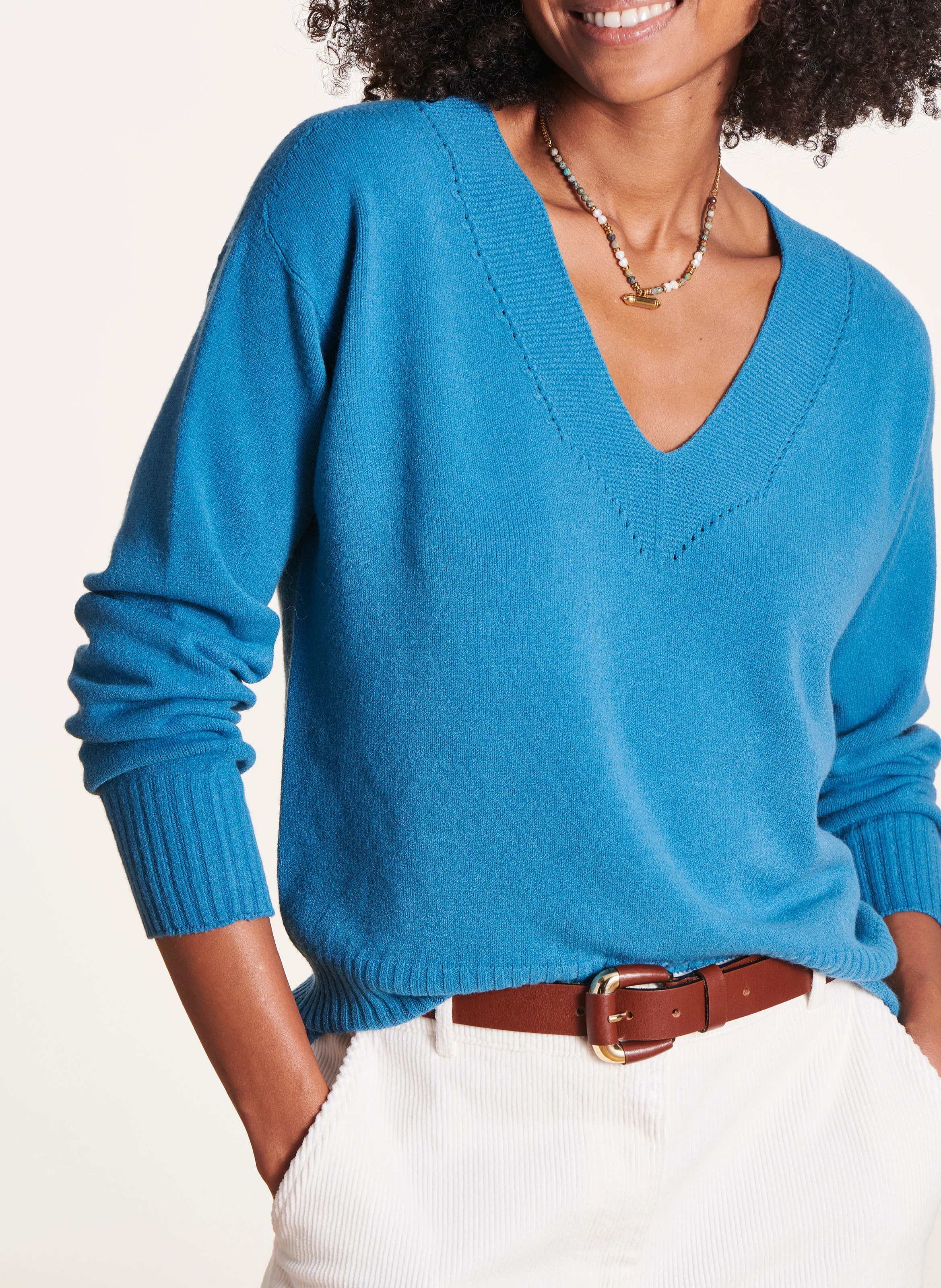 Pull ample col V en maille mélangée | Bleu