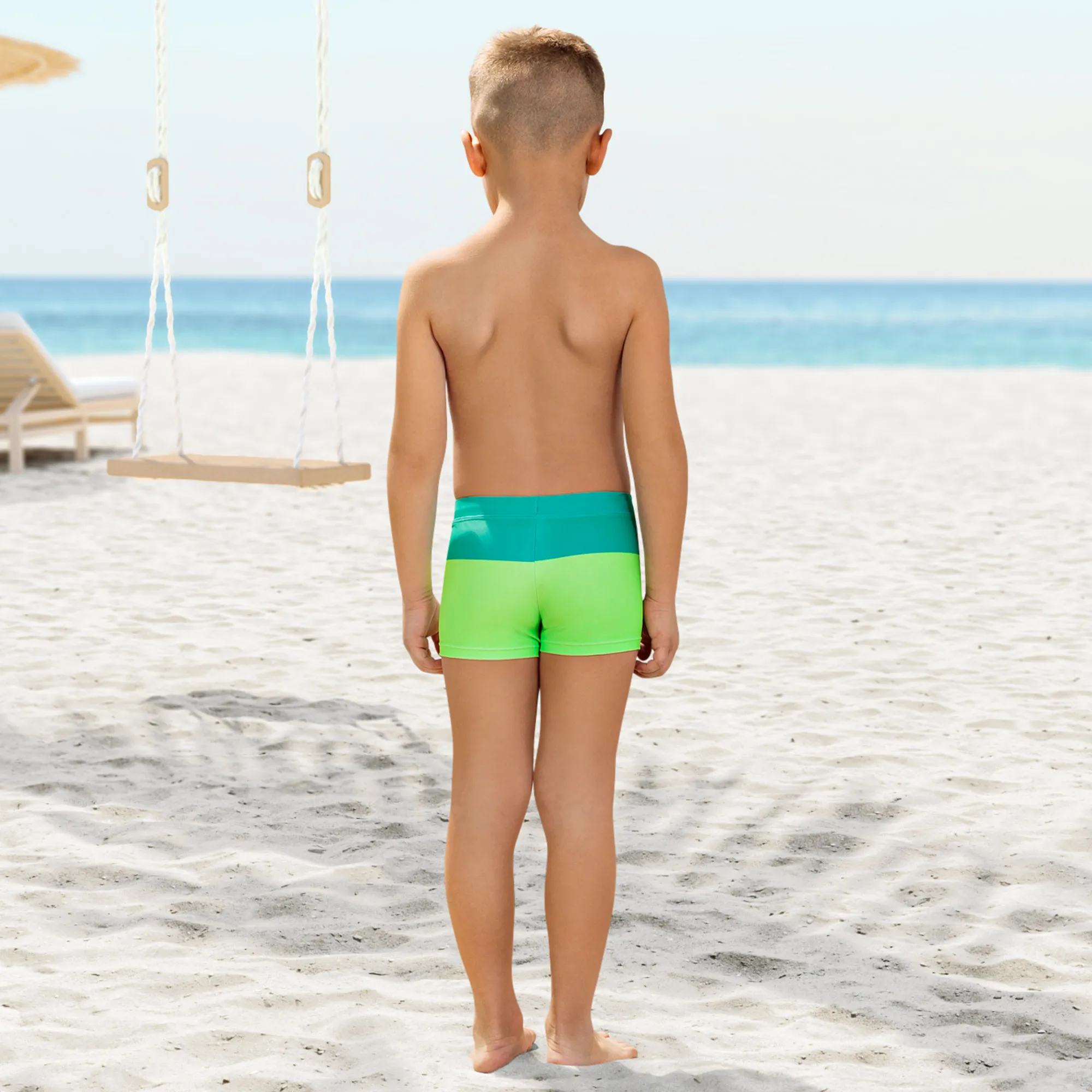 Jungen-Badehose mit Blockstreifen