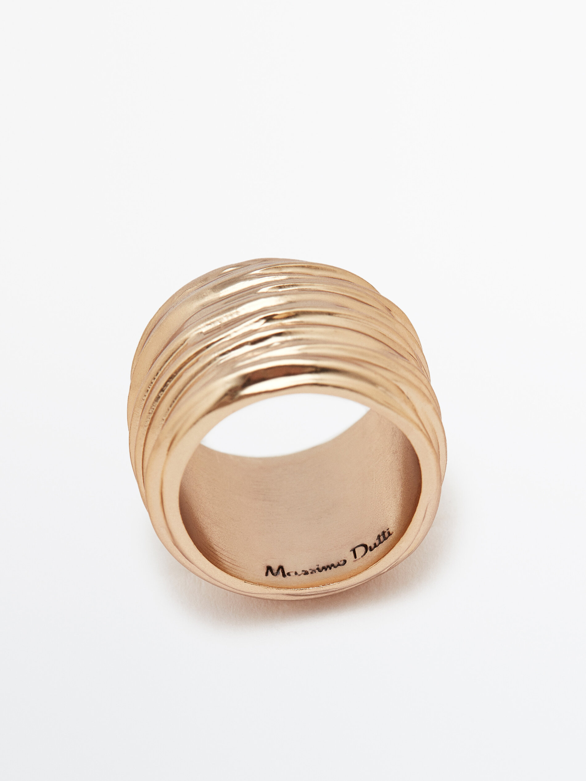 Anel com textura dourada - DORADO