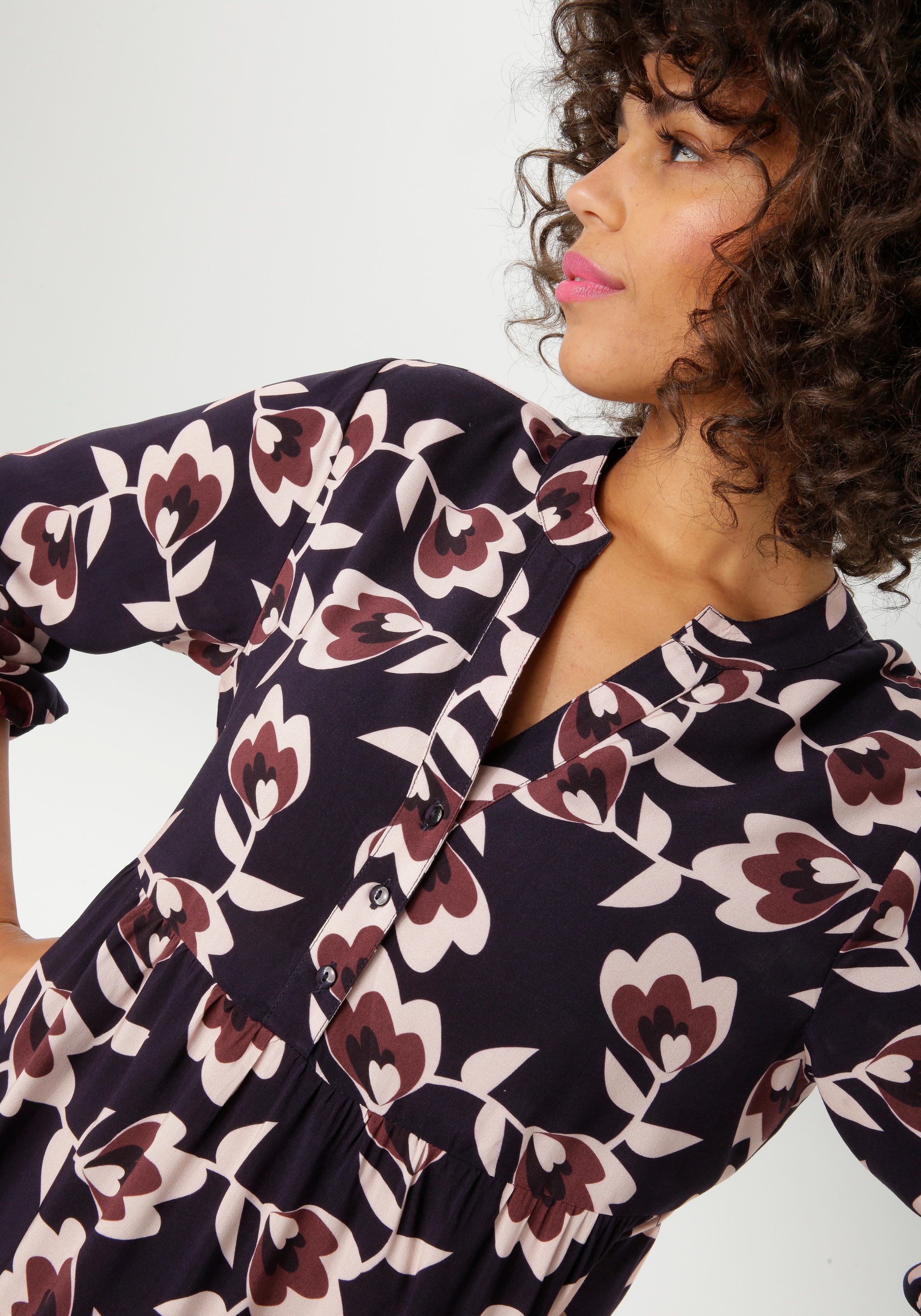 Aniston CASUAL Maxikleid mit grafischen Blumen bedruckt- jedes Teil ein Unikat- NEUE KOLLEKTION