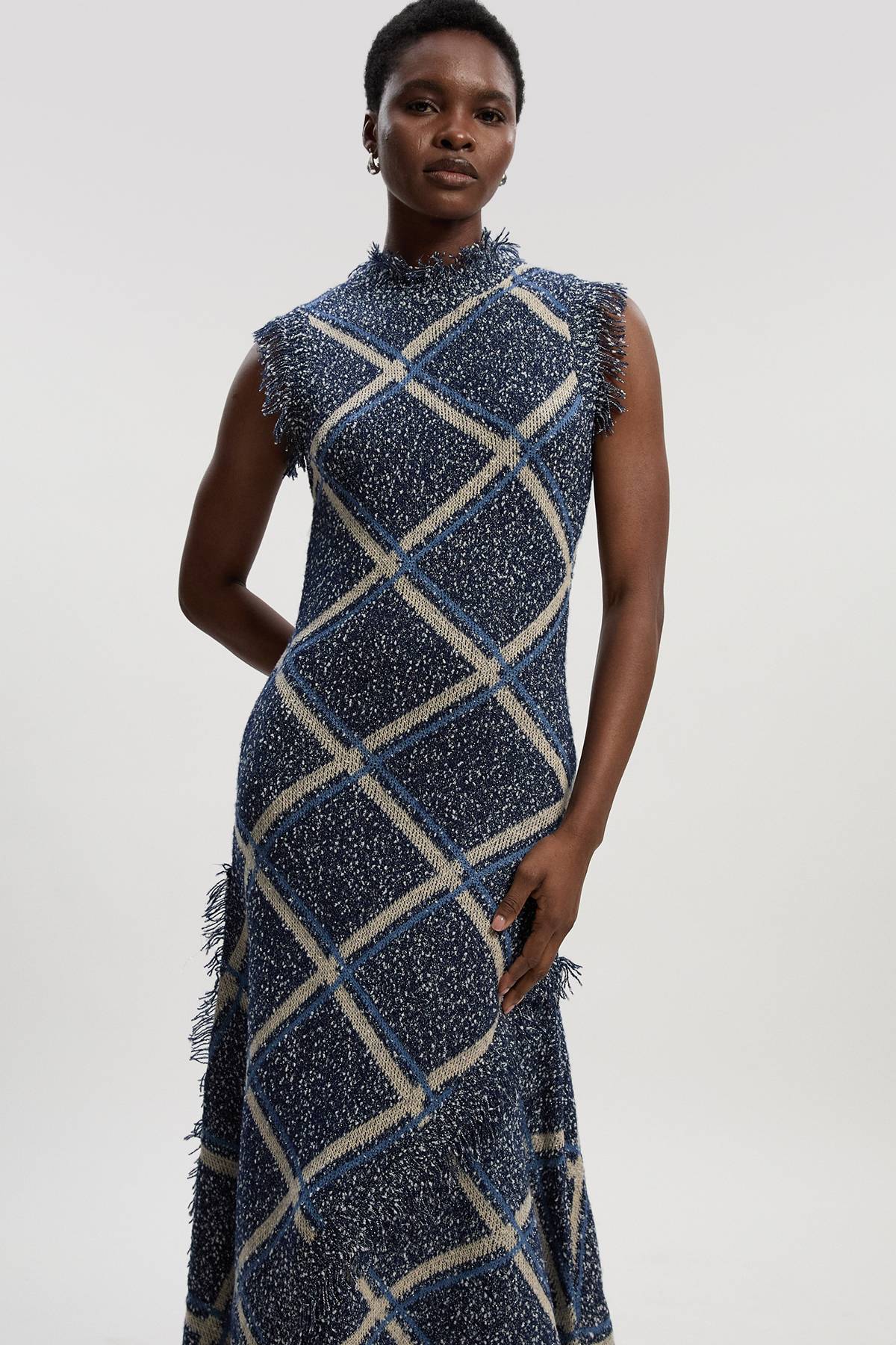 KarenMillen Robe Tricotée en Fil Tweed avec Finitions à Franges