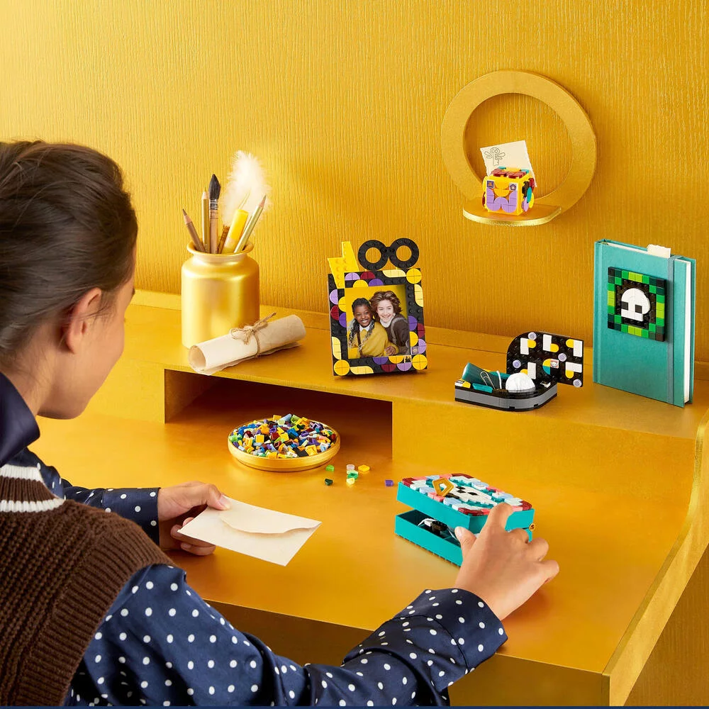 LEGO®DOTS 41811 - ENSEMBLE DE BUREAU POUDLARD