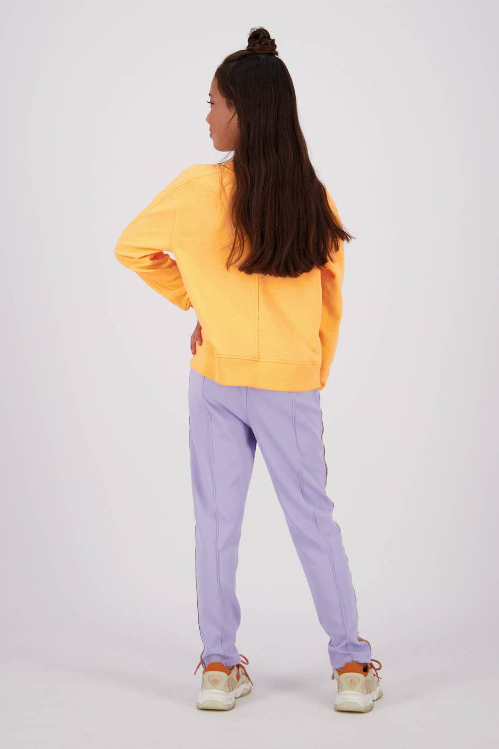 Vingino sweater NEMMA met tekst oranje