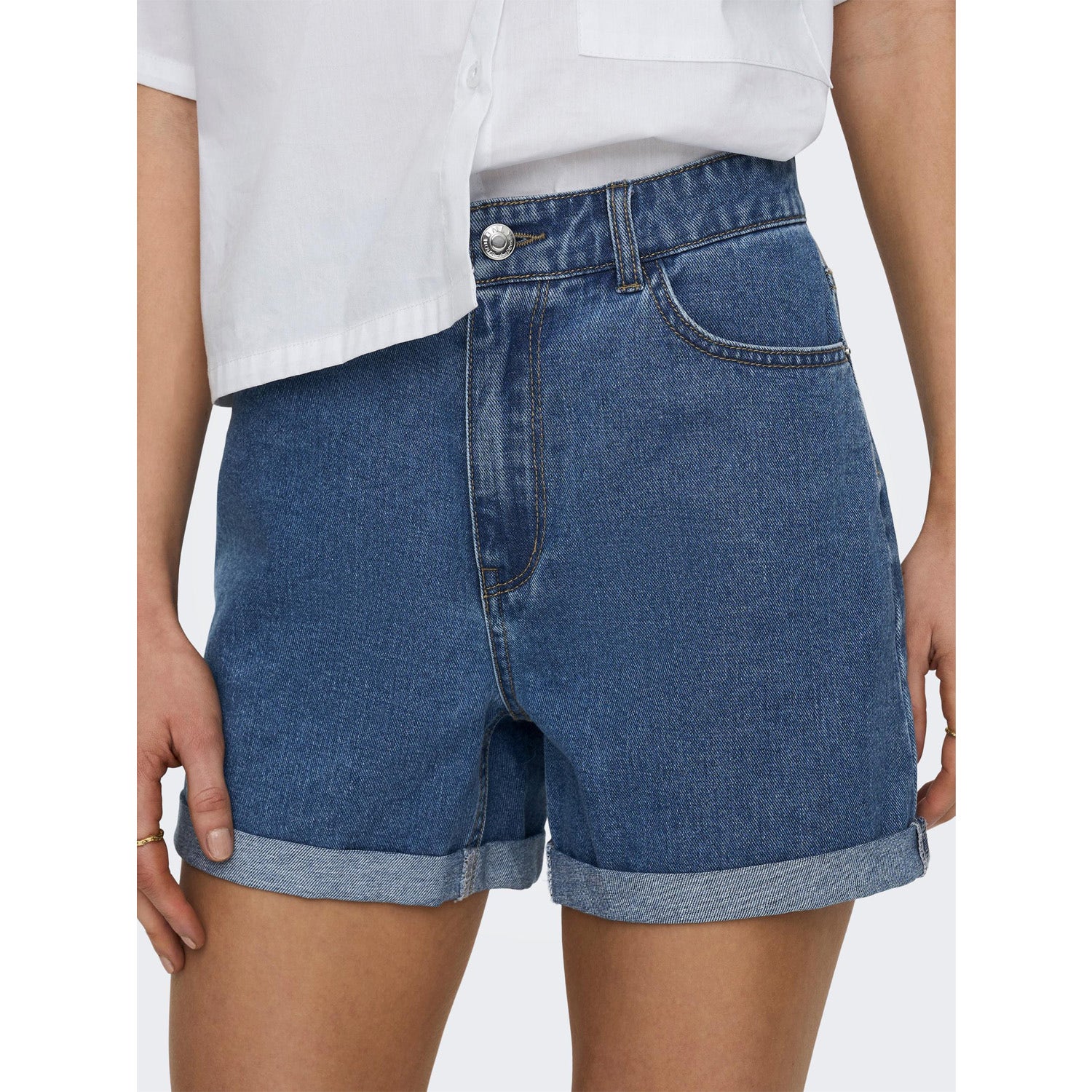 ONLY  ONLVEGA LIFE HW MOM SHORTS
