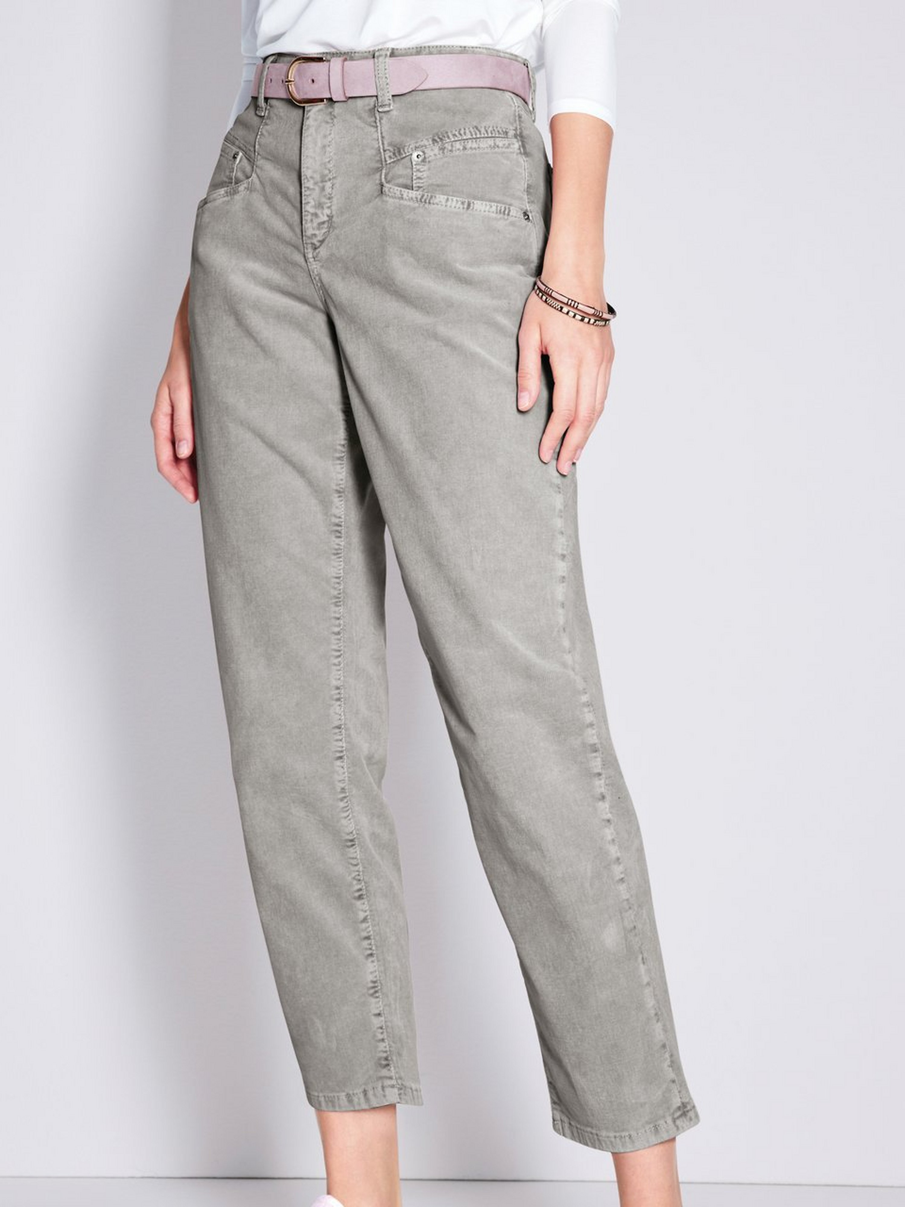 Feminine Fit-Cordhose