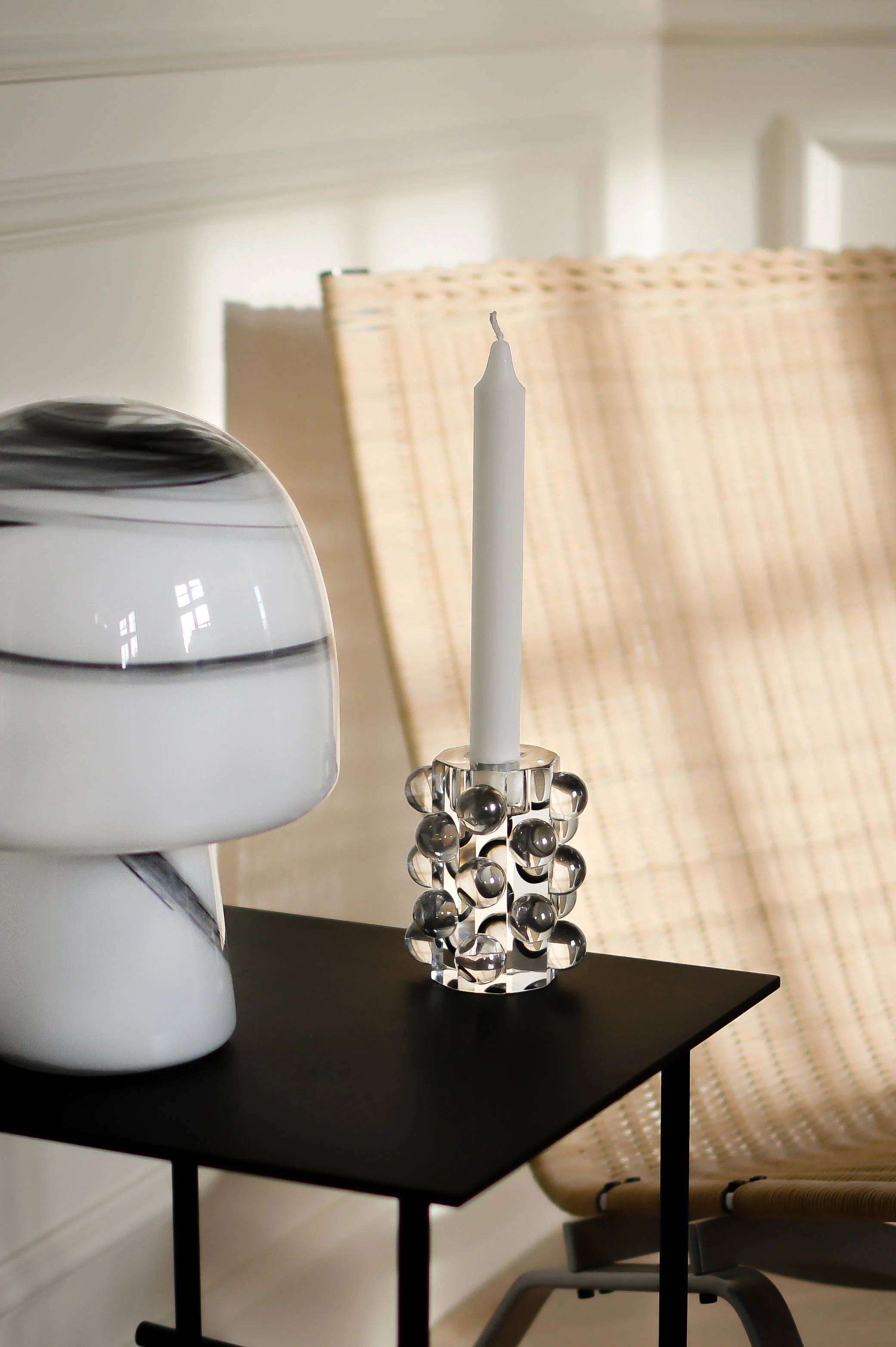 Bahne Interior  Funghi Mushroom bordlampe, hvid/sort - H27 cm.
