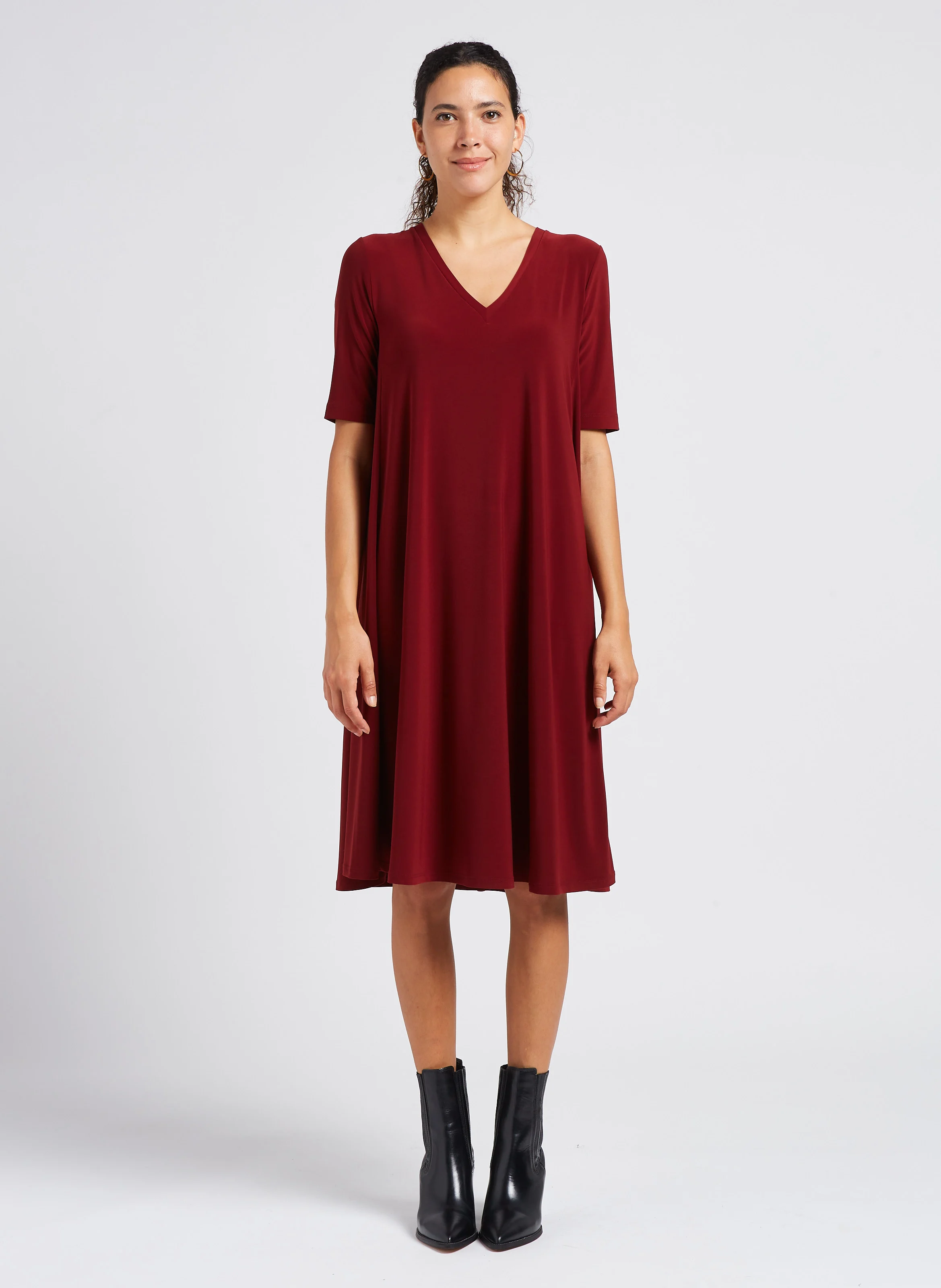 LEMBO - Robe midi droite à encolure V | Rouge