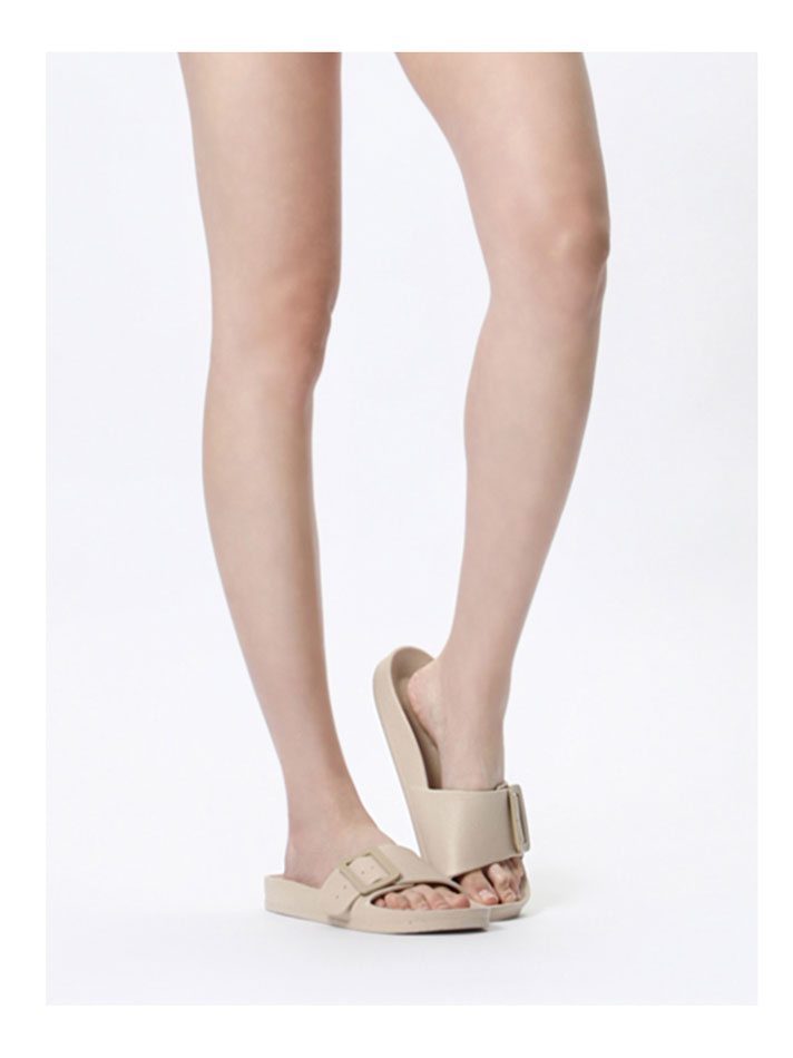 Sandália com fivela - Branco-creme