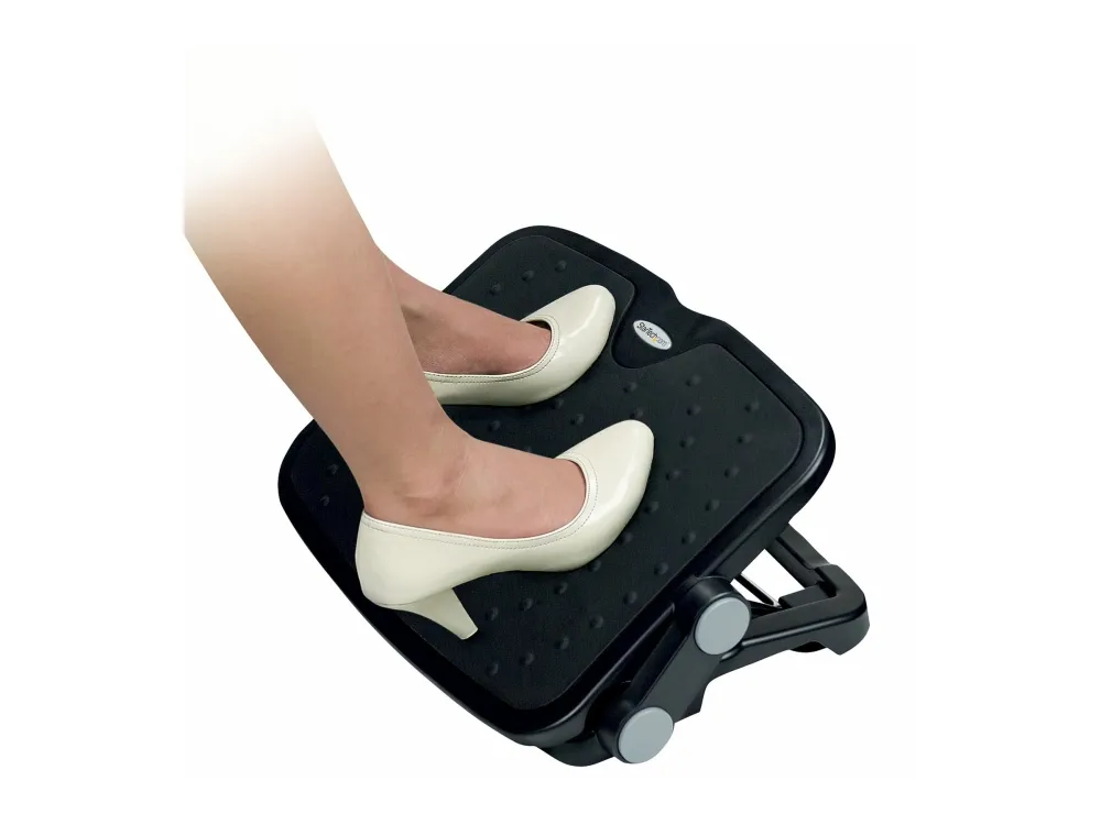 StarTech.com Under Desk Foot Rest - 18in x 14in - Adjustable Height and Angle - Foot Stool - Footrest for Desk - Office Foot Rest (FTRST1) - Fodstøtte - sort - for P/N: ARMSTS, ARMSTSCP1, ARMSTSCP2, ARMSTSL, ARMSTSLG