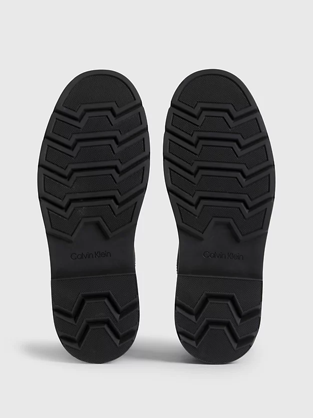 botas de couro até o tornozelo