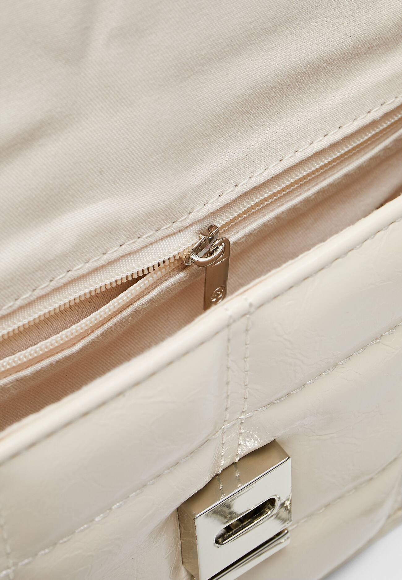 Bolsa acolchoada brilhante