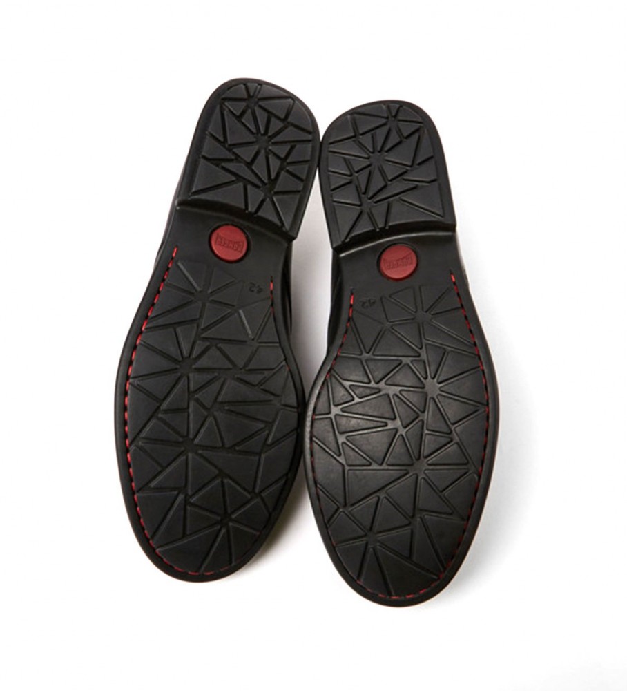 Sapatos de couro preto Camper 1913