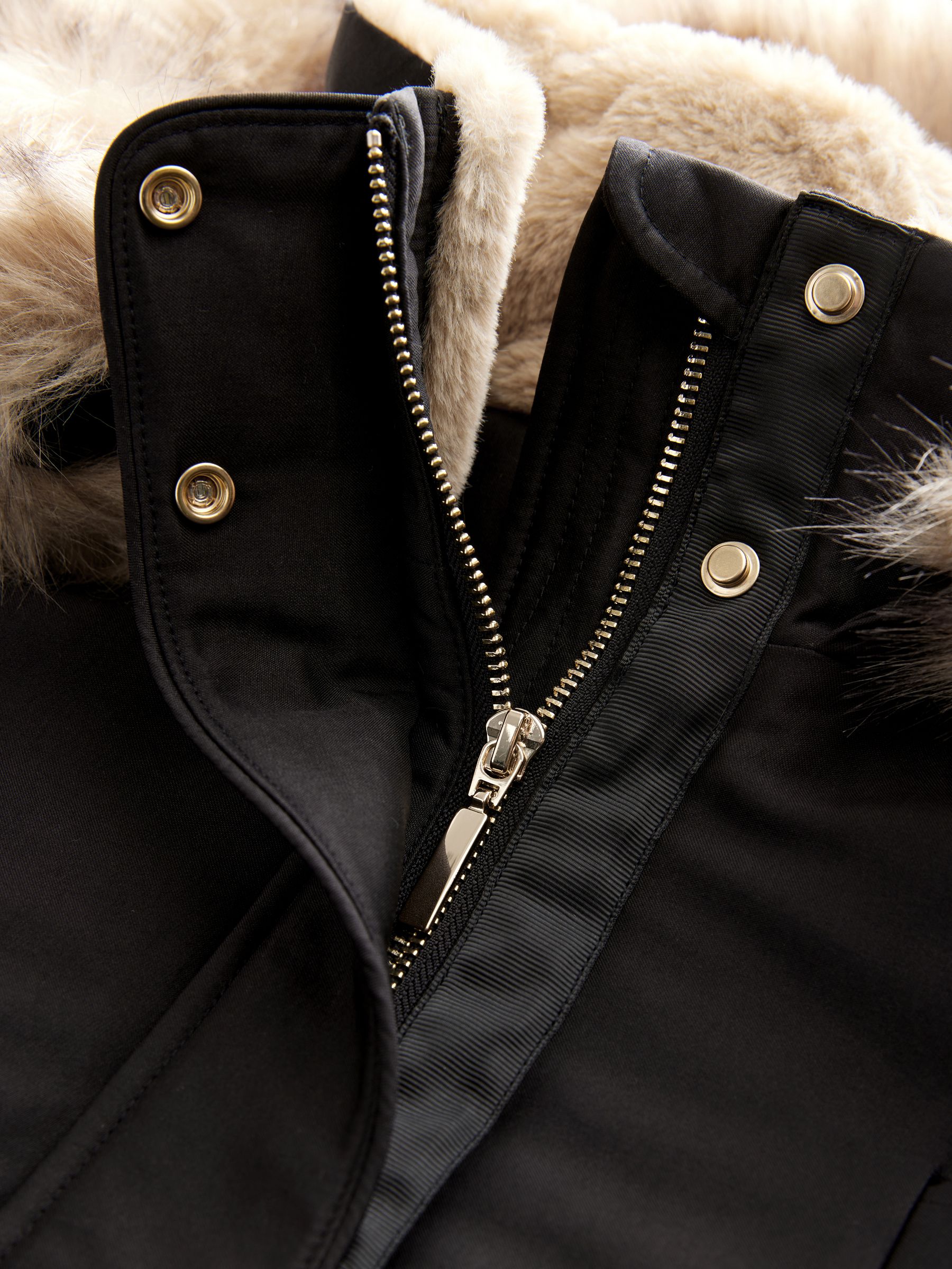 Zwart - Parka met capuchon en imitatiebontkraag
