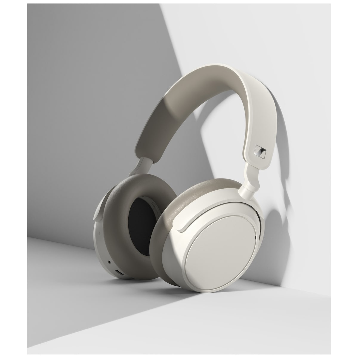 Sennheiser Accentum Plus trådløse around-ear hodetelefoner (hvit)