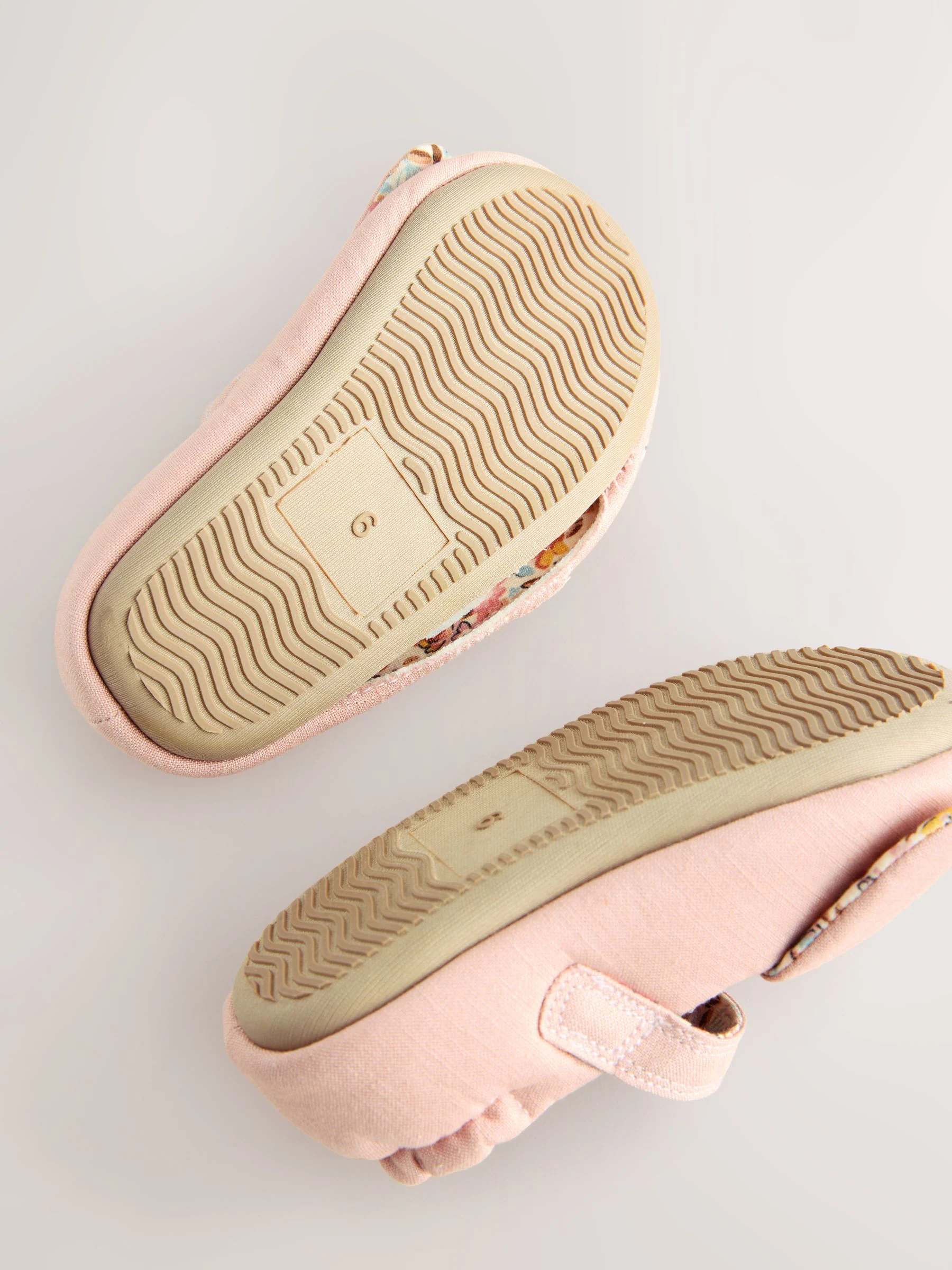 Roze met konijnen - Mary Jane pantoffels