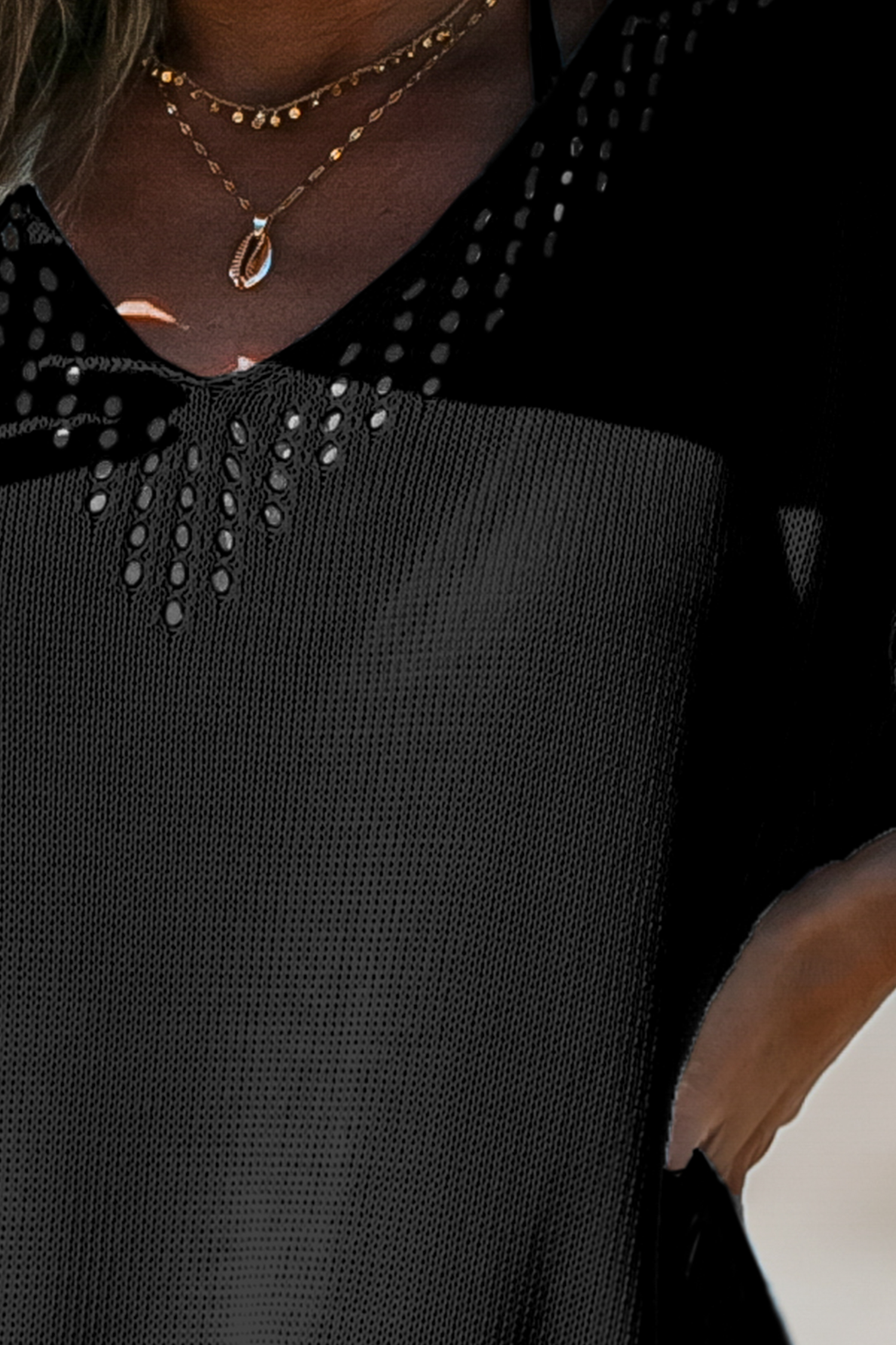 Robe cover up en tricot noire découpée