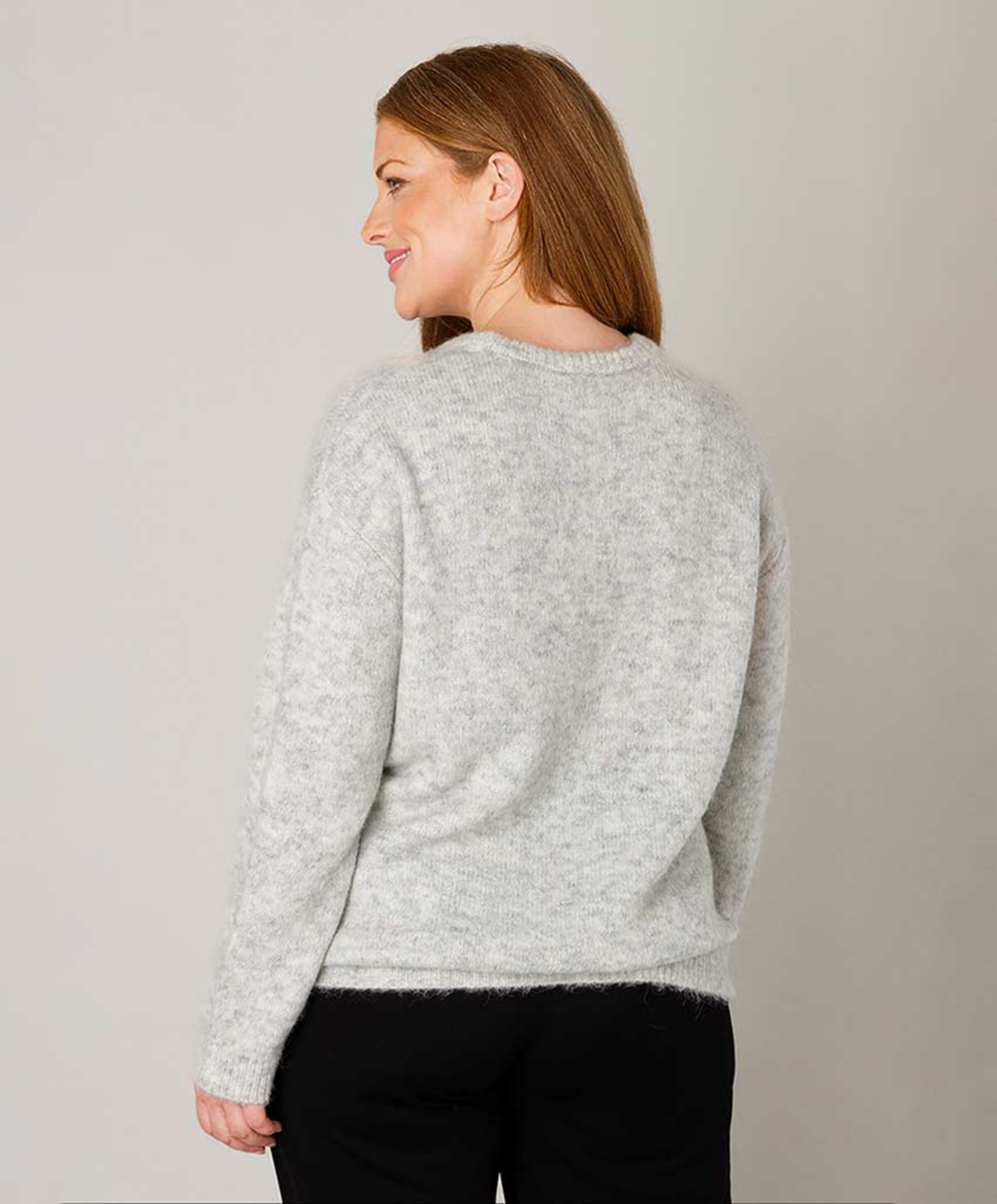 Base Level Curvy Dames trui grijs