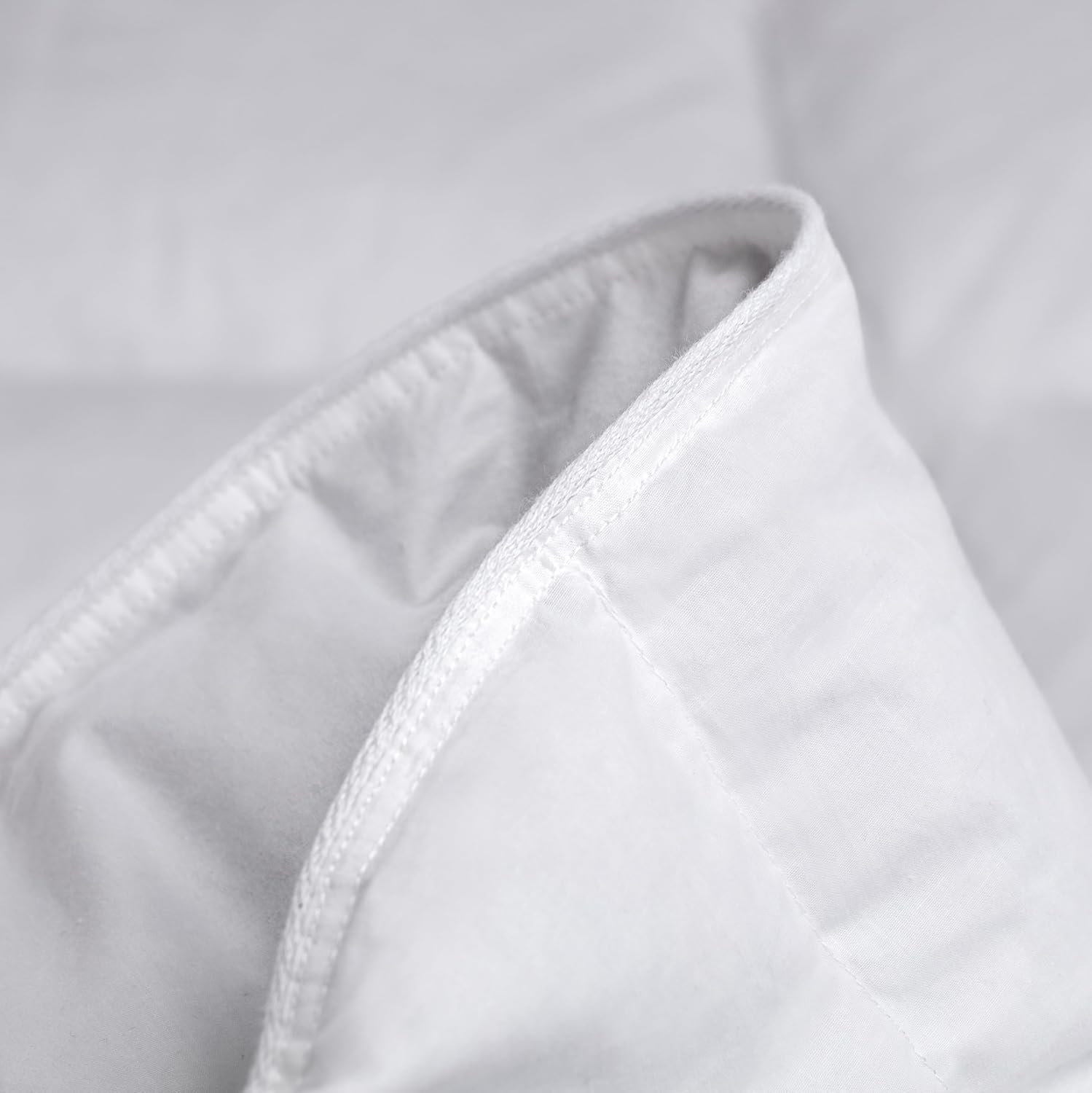 DREEMA Bettdecke 200x220 Daunendecke Warm | Extraweiche Daunenfüllung | in Deutschland gefertigt | 100% nachhaltig mit Oeko-TEX & Nomite | Allergiker geeignet | Soft-Touch Baumwollbezug