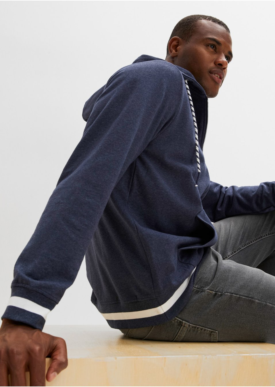 Gilet sweat à capuche coupe confort