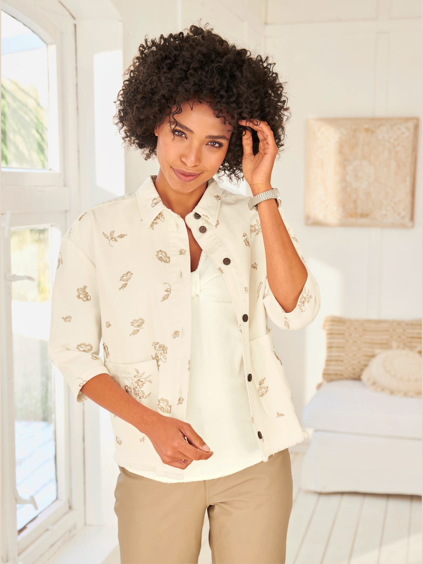 Veste en jean superbe broderie florale