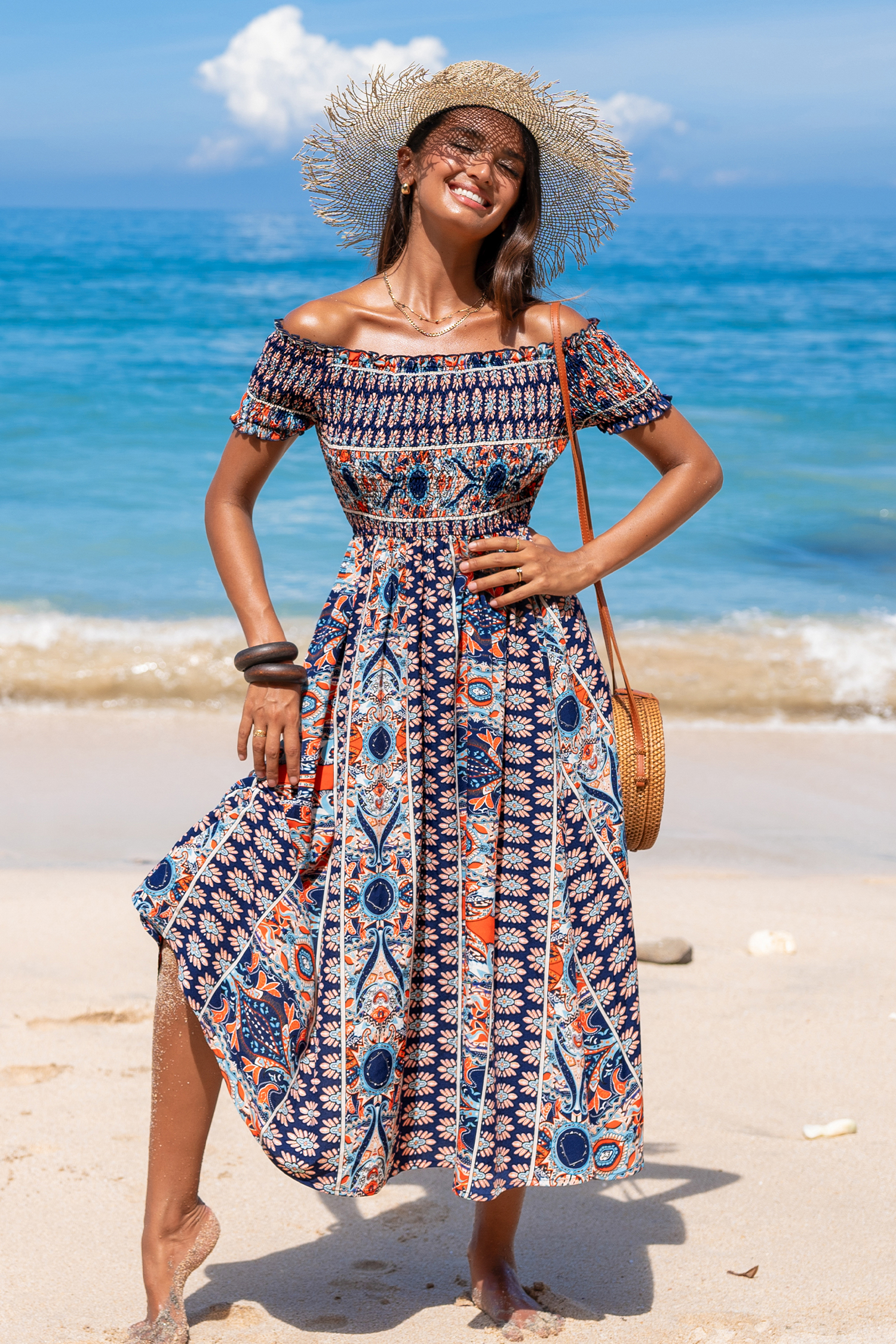 Robe maxi à épaules dénudées et smocks boho