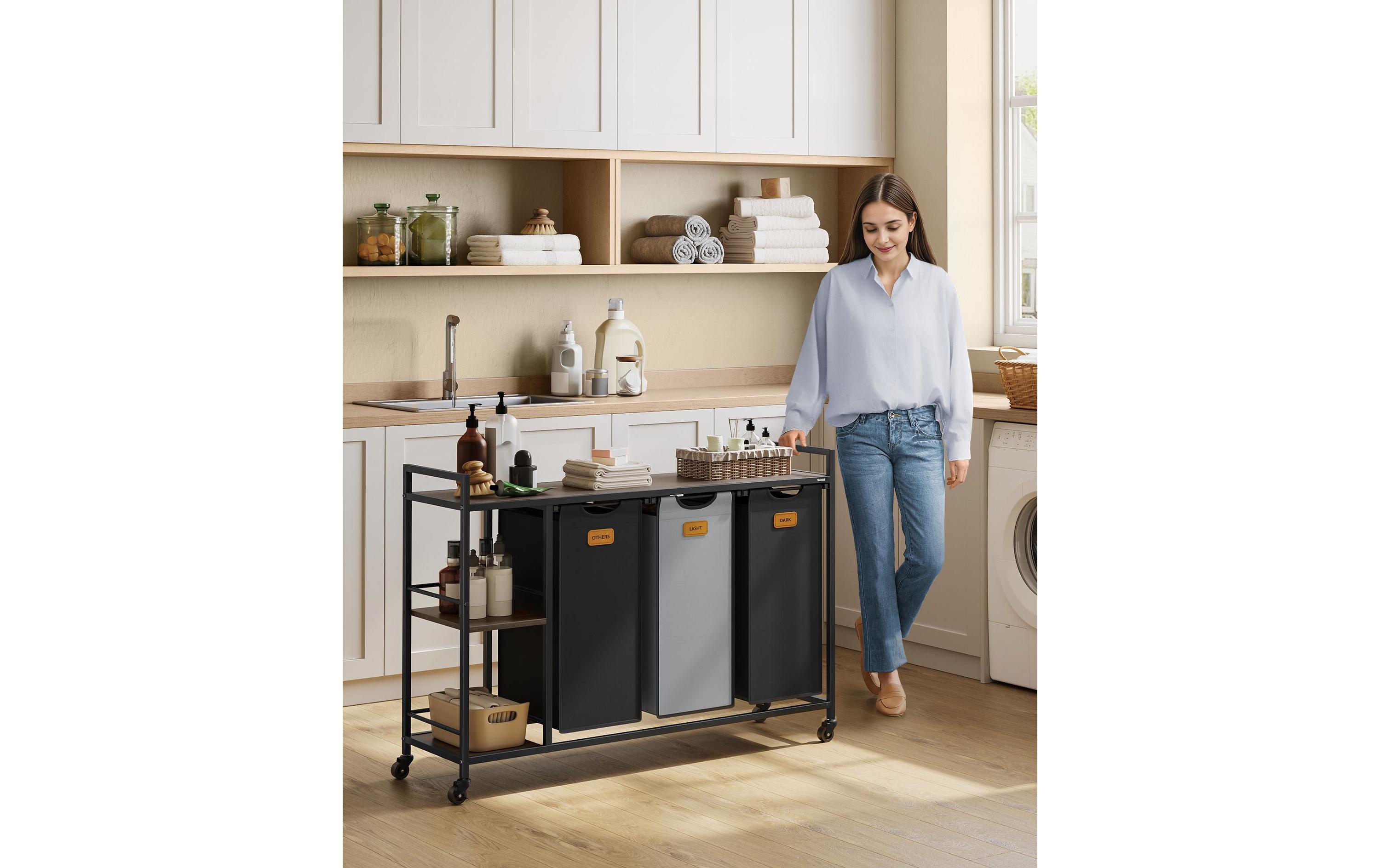 Wäschekorb 3 x 50 l, Schwarz / Grün<br>Wäschekorb mit drei Fächer, Rollen und abnehmbaren Taschen