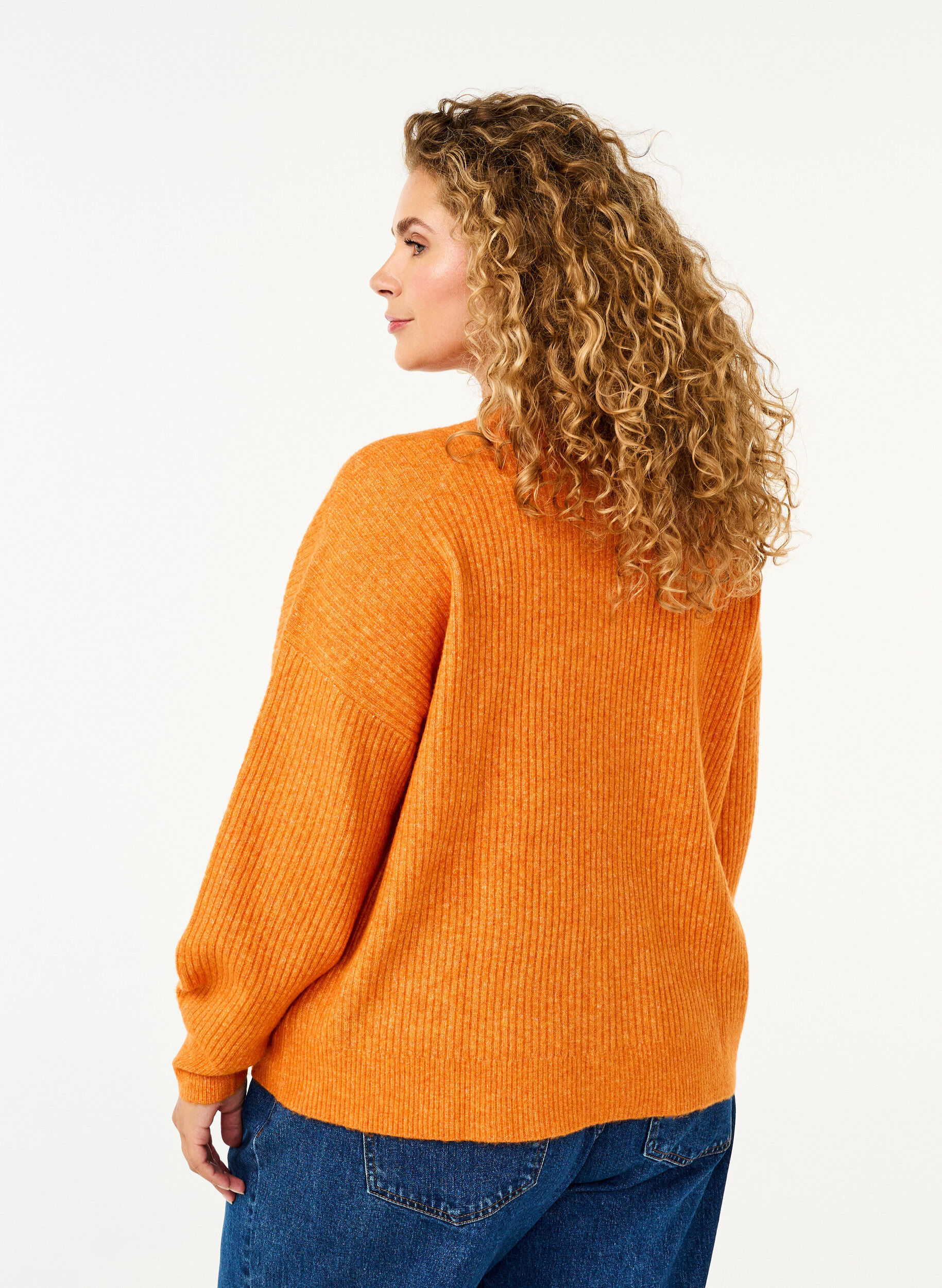 Ribstrikket cardigan med knapper