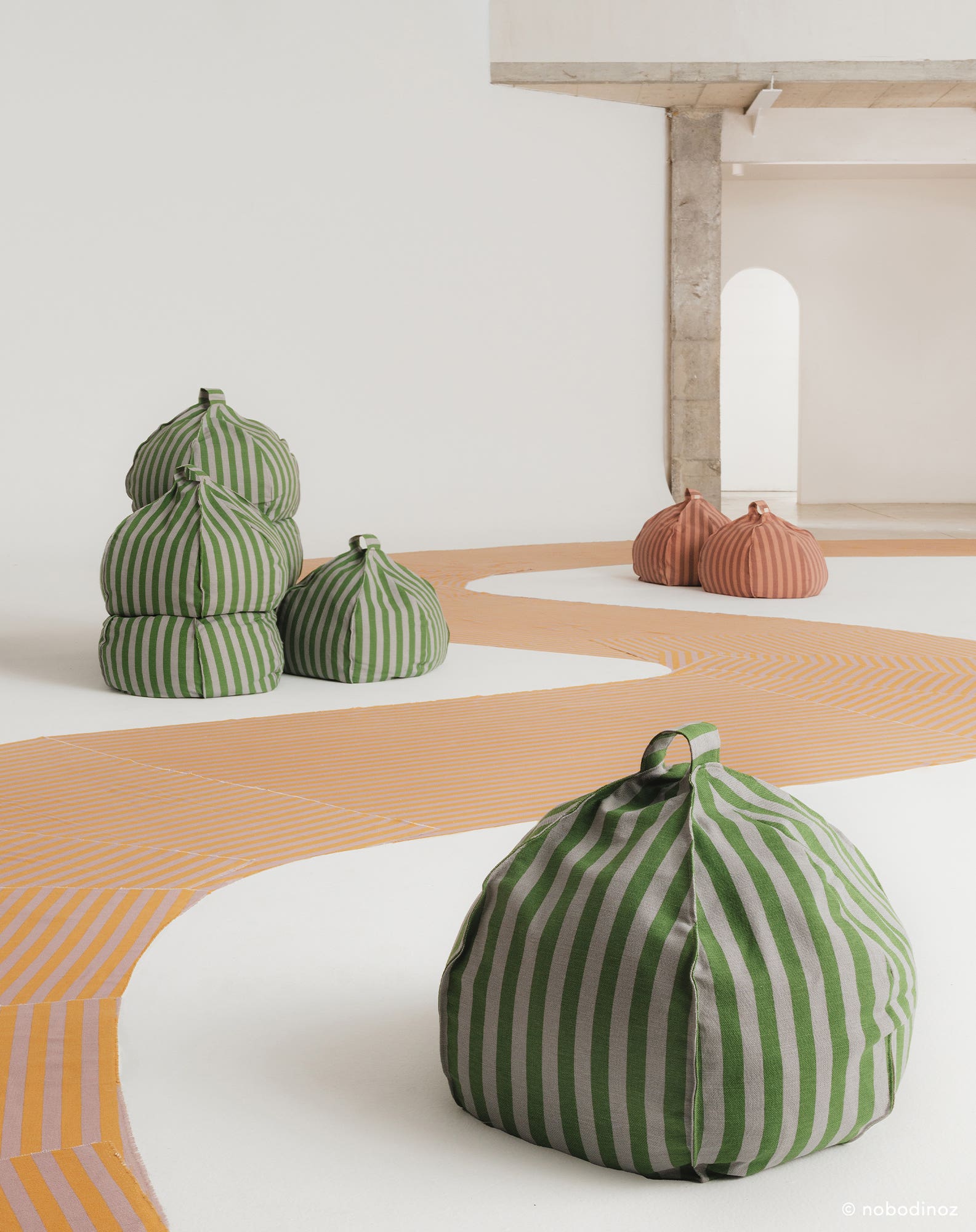 Pouf rond à rayures - taille enfant - vibes | Rose