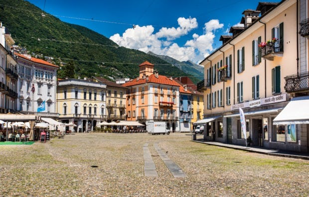 Frühstückspause in Locarno als Geschenkidee