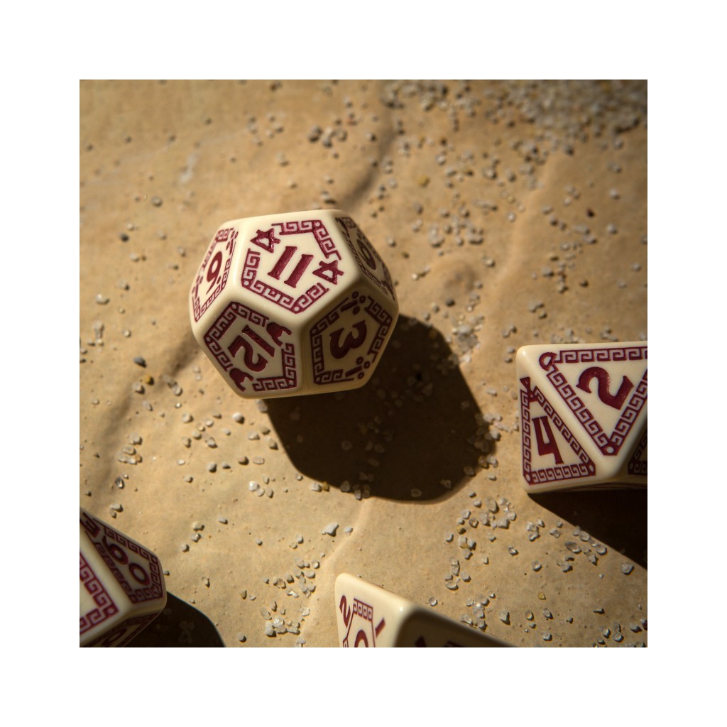 RuneQuest Dice Set - Beige & Burgundy