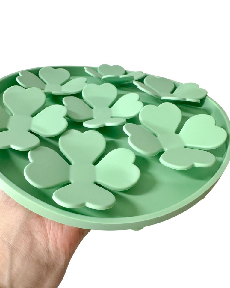 Confetti Dogs - Lucky Clover Slikkemåtte 20 x 20 x 2 cm