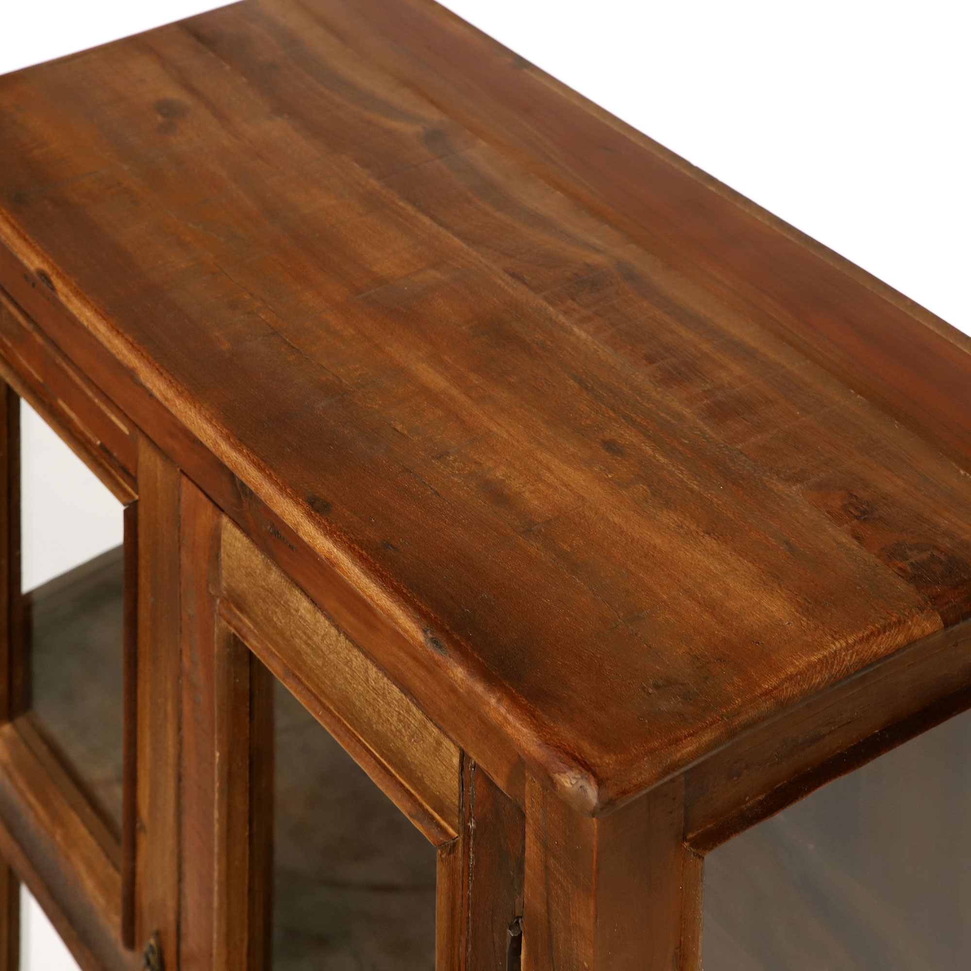 Vitrinenschrank 'Mal', aus recyceltem Holz, H 100 cm, B 79 cm, L 42 cm von fischer's lagerhaus