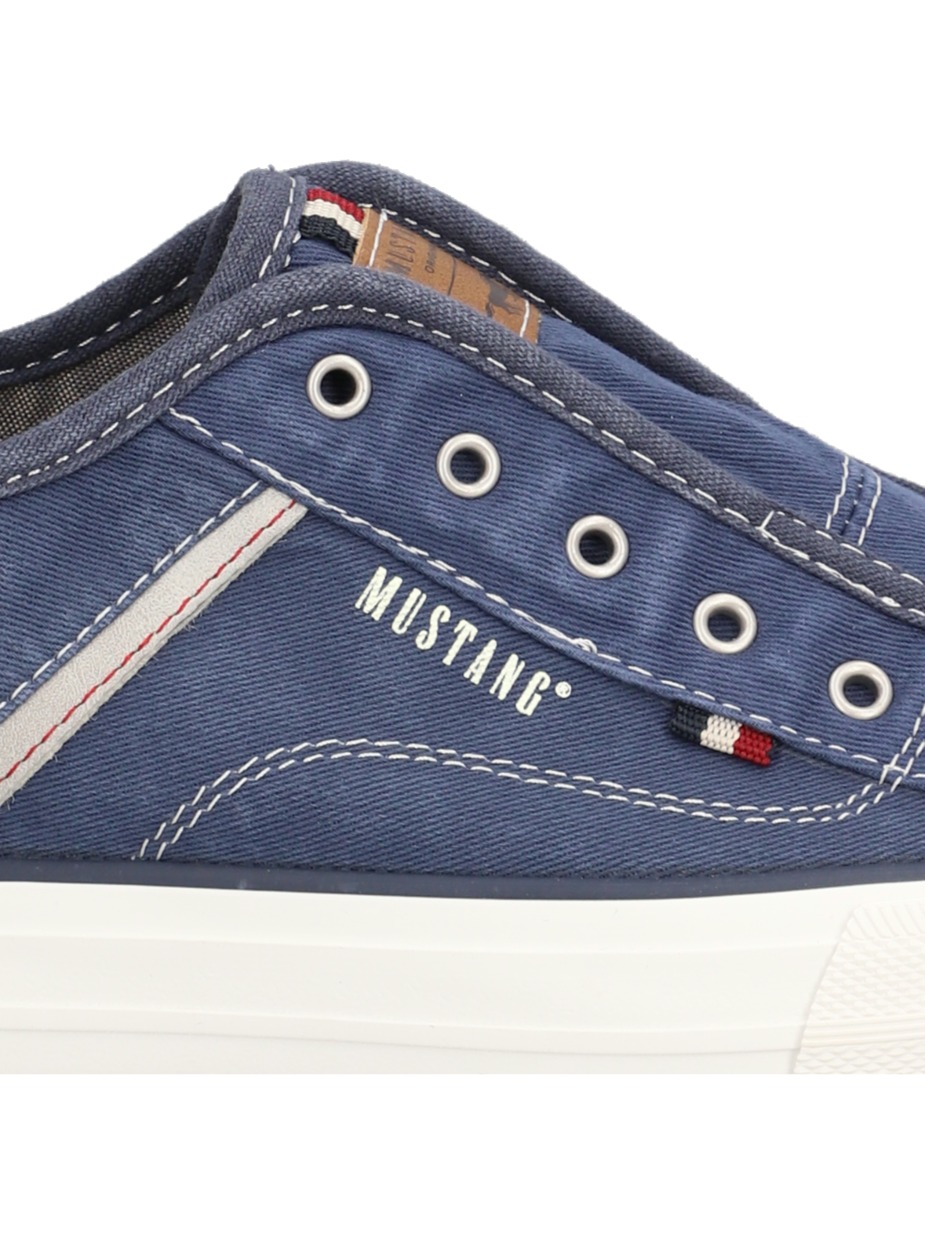 Canvas Sneaker