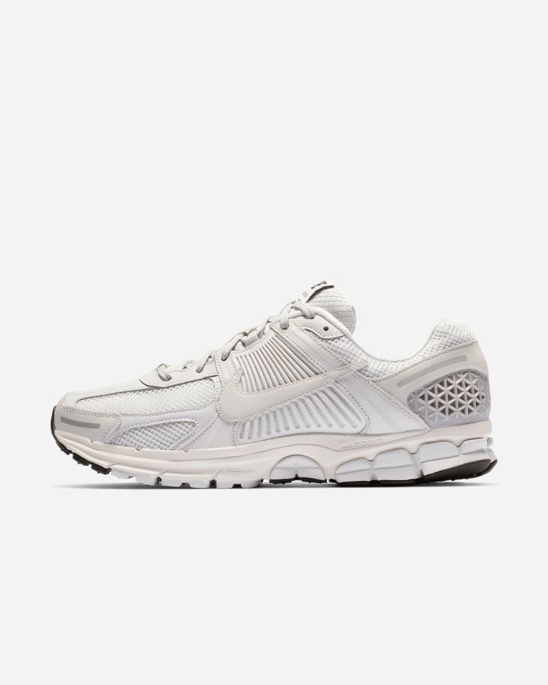 Chaussures Nike Vomero 5 Gris pour homme