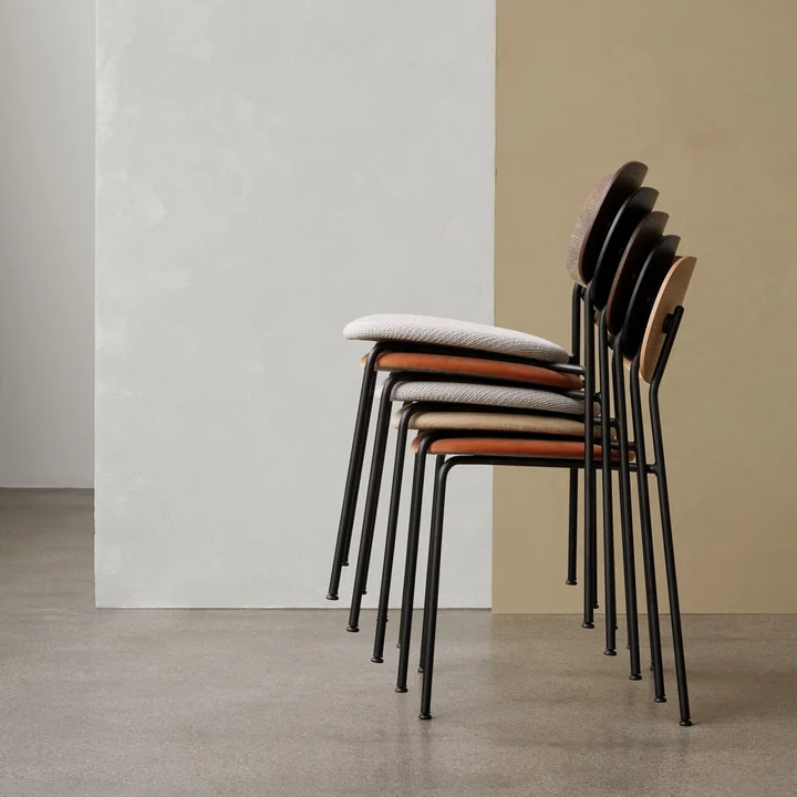 Audo - Co Dining Chair, schwarz / Leder schwarz / Eiche gebeizt