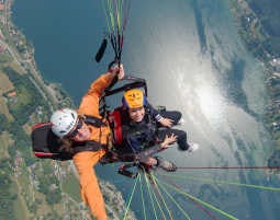 Gleitschirmfliegen in Annenheim als Geschenk
