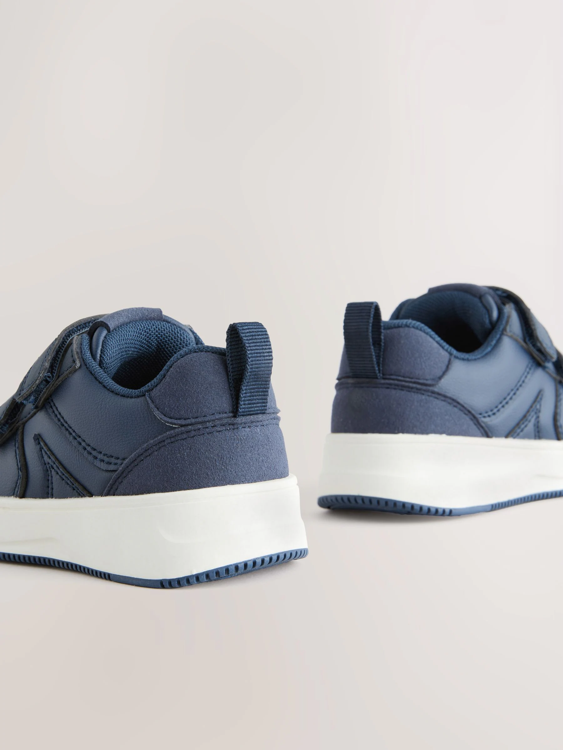 Marineblauw - Trainers met Klittenbandsluiting en twee banden