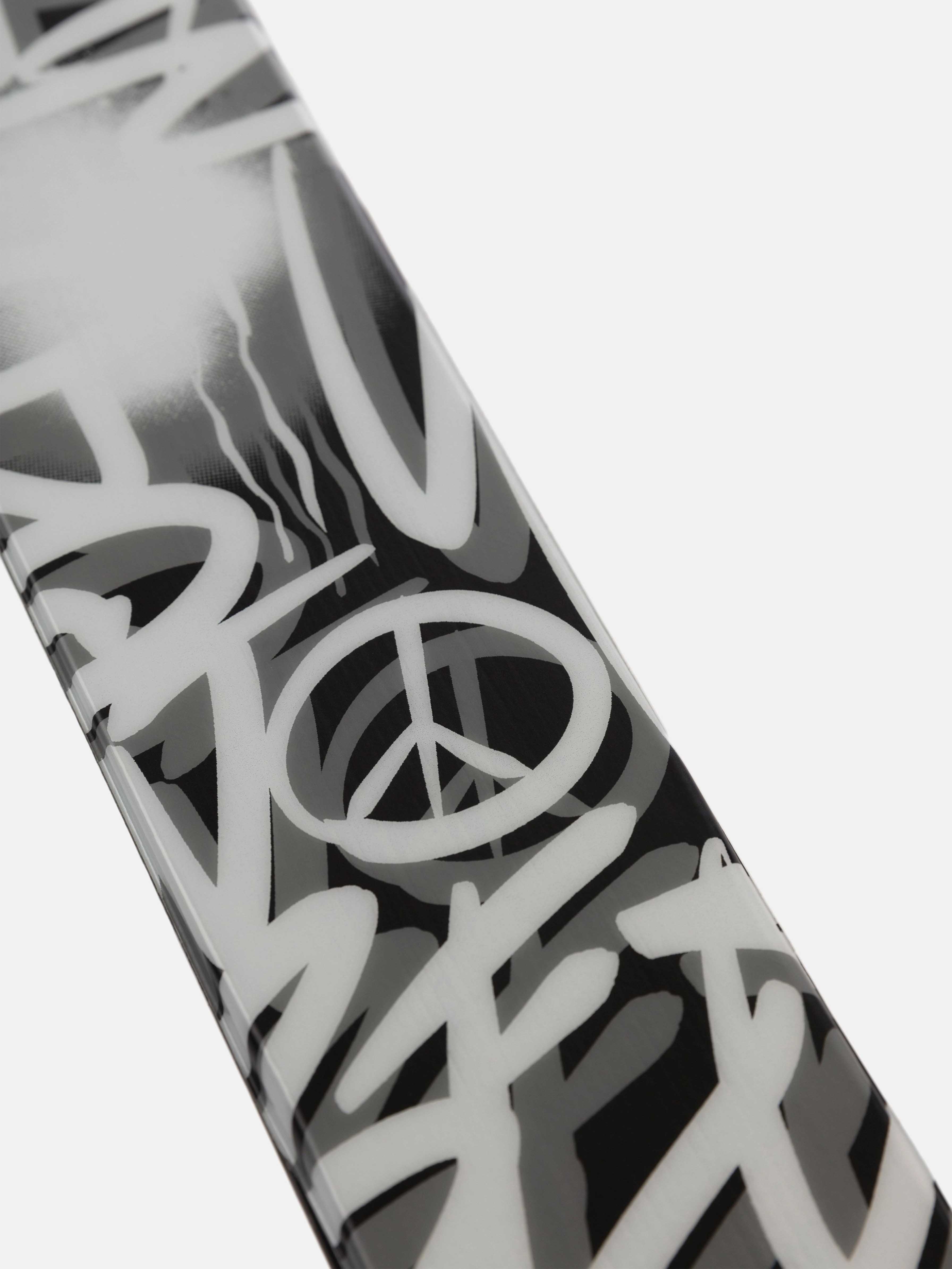 Revolt 86 Black/White