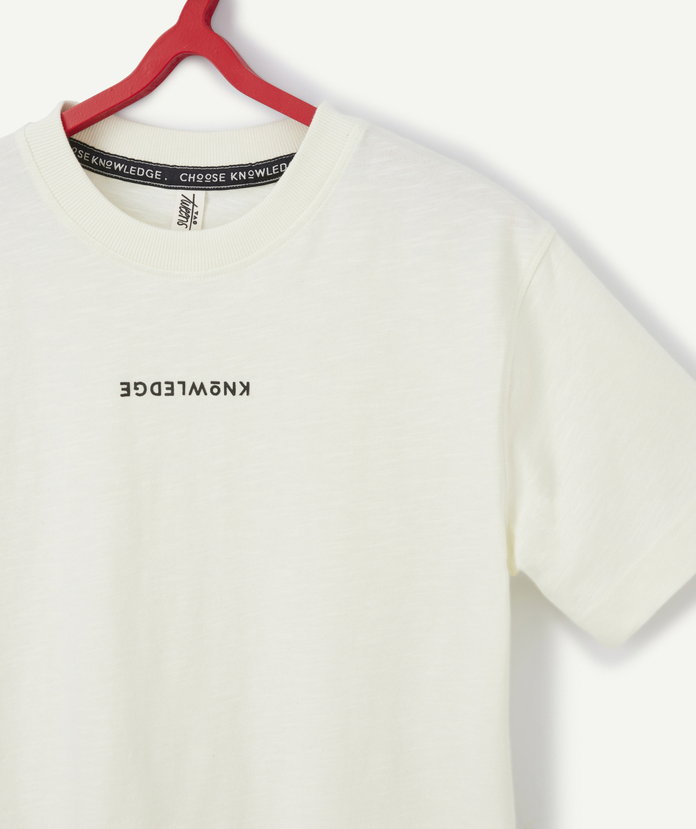 T-SHIRT GARÇON EN COTON ÉCRU AVEC MESSAGE EN RELIEF